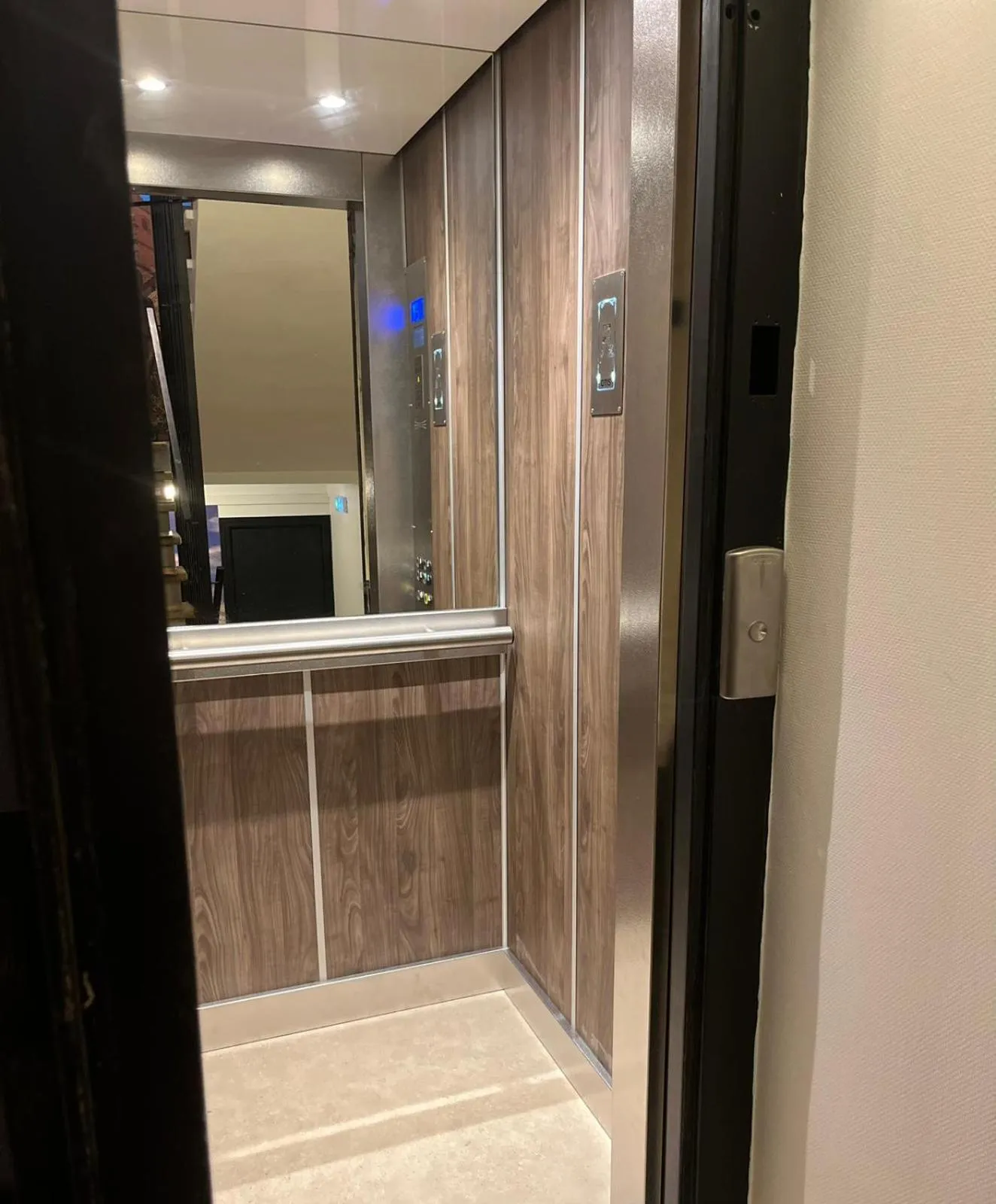 elevator in Hôtel Les Sables - Urban Style - by Logis Hotels