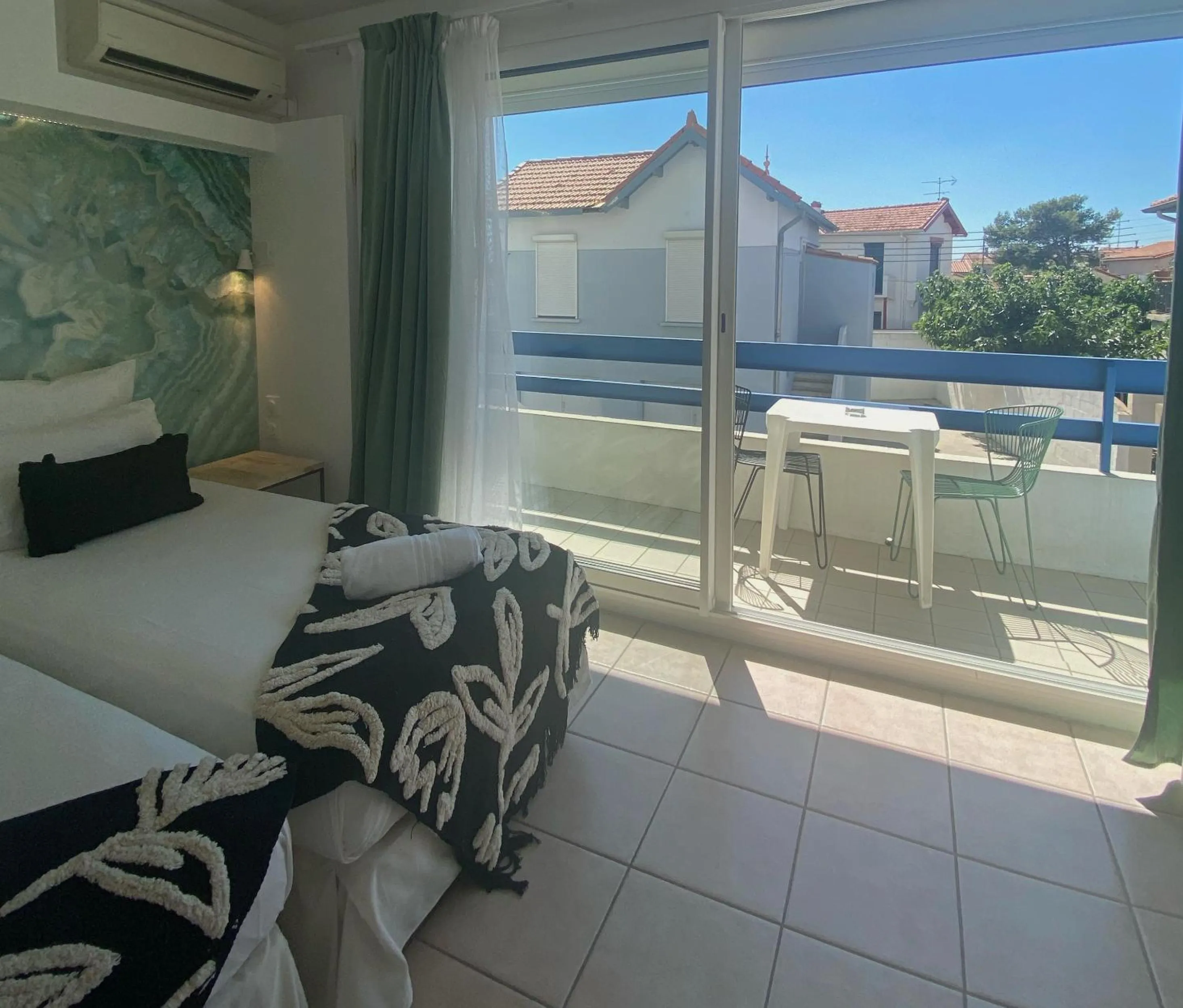 Bed in Hôtel Les Sables - Urban Style - by Logis Hotels