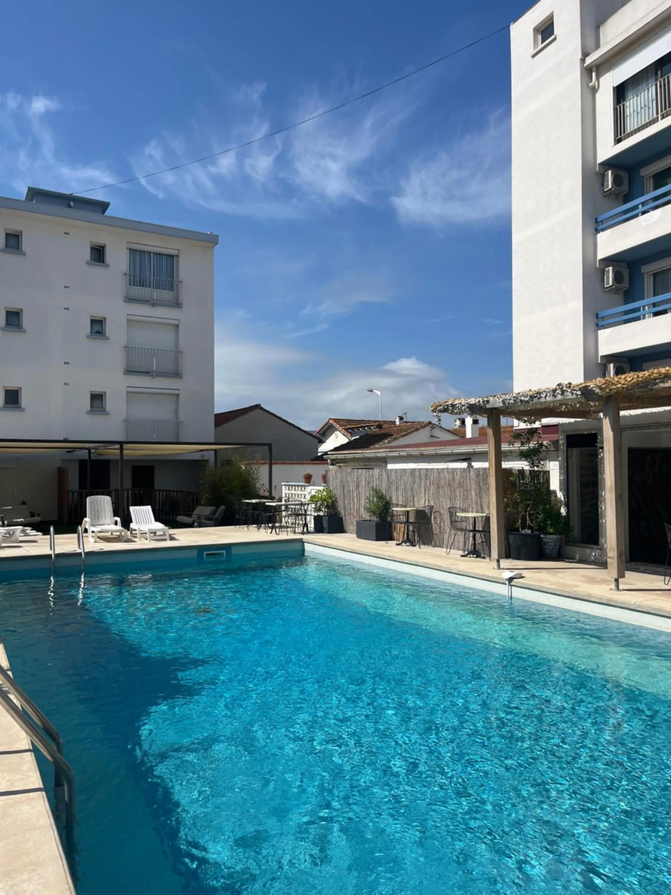 Patio in Hôtel Les Sables - Urban Style - by Logis Hotels
