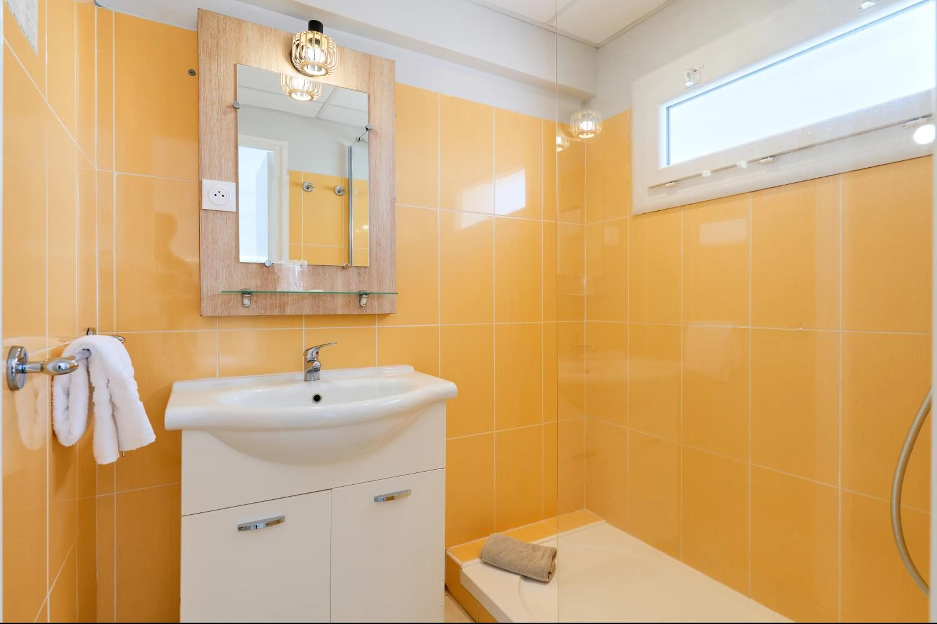 Bathroom in Hôtel Les Sables - Urban Style - by Logis Hotels