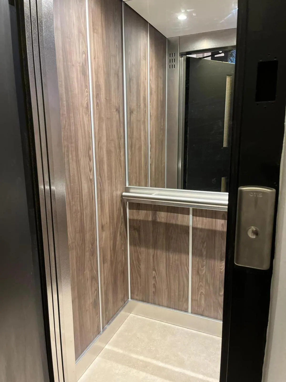 elevator in Hôtel Les Sables - Urban Style - by Logis Hotels