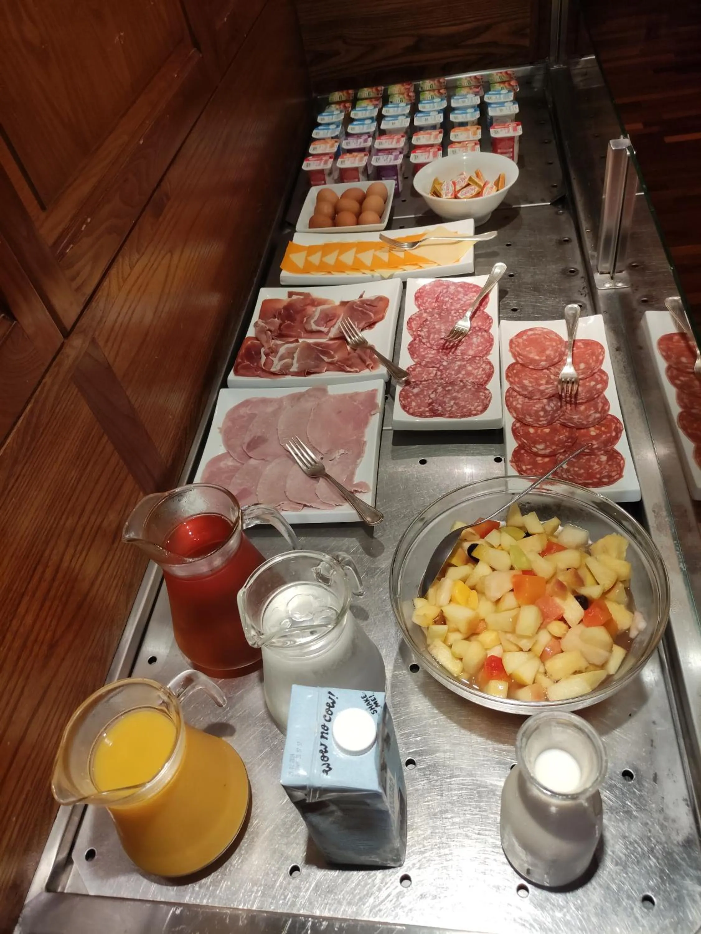 Breakfast in Hostellerie Du Grand Saint Antoine