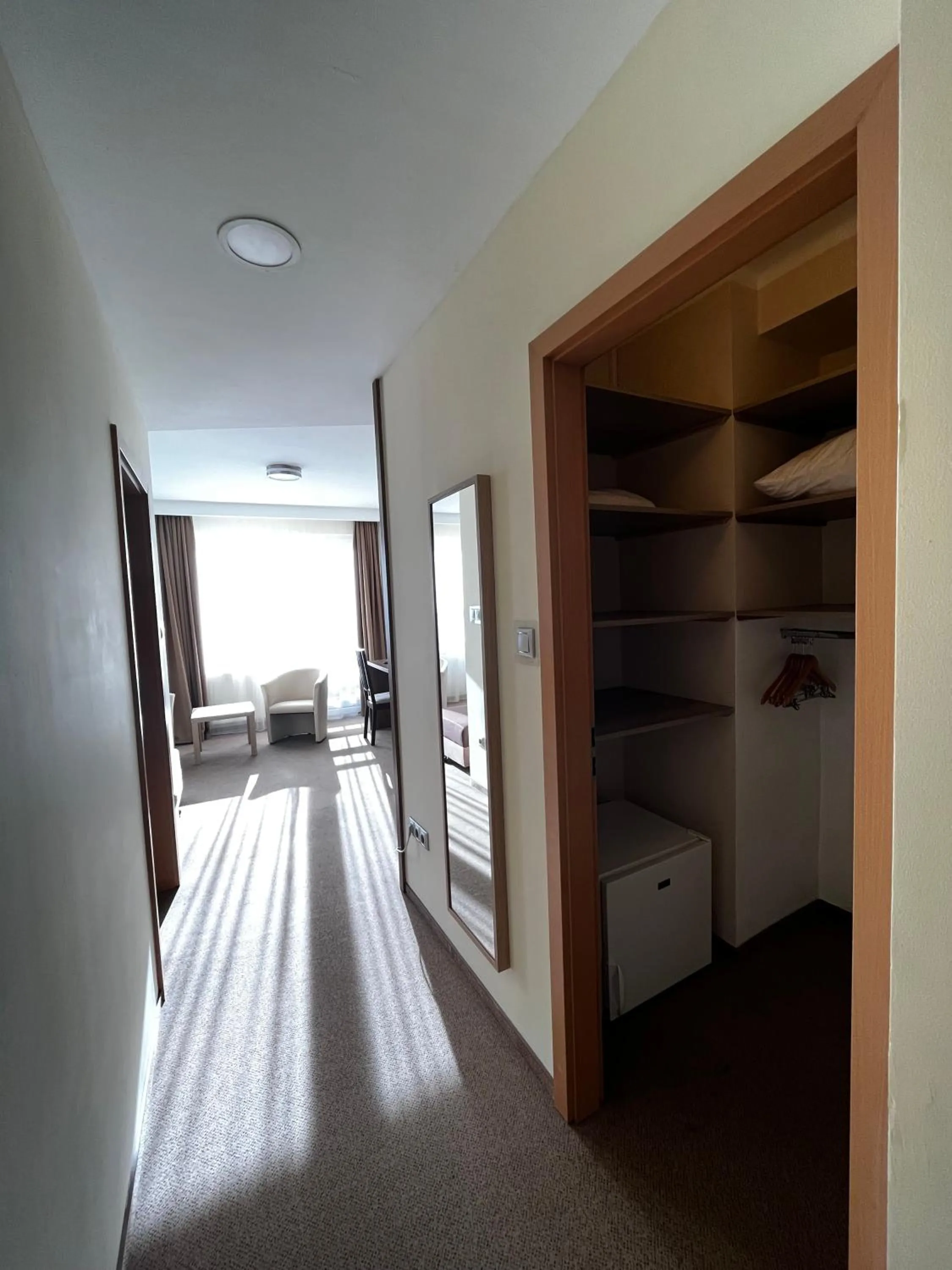 wardrobe, Bed in Nereus Park Hotel