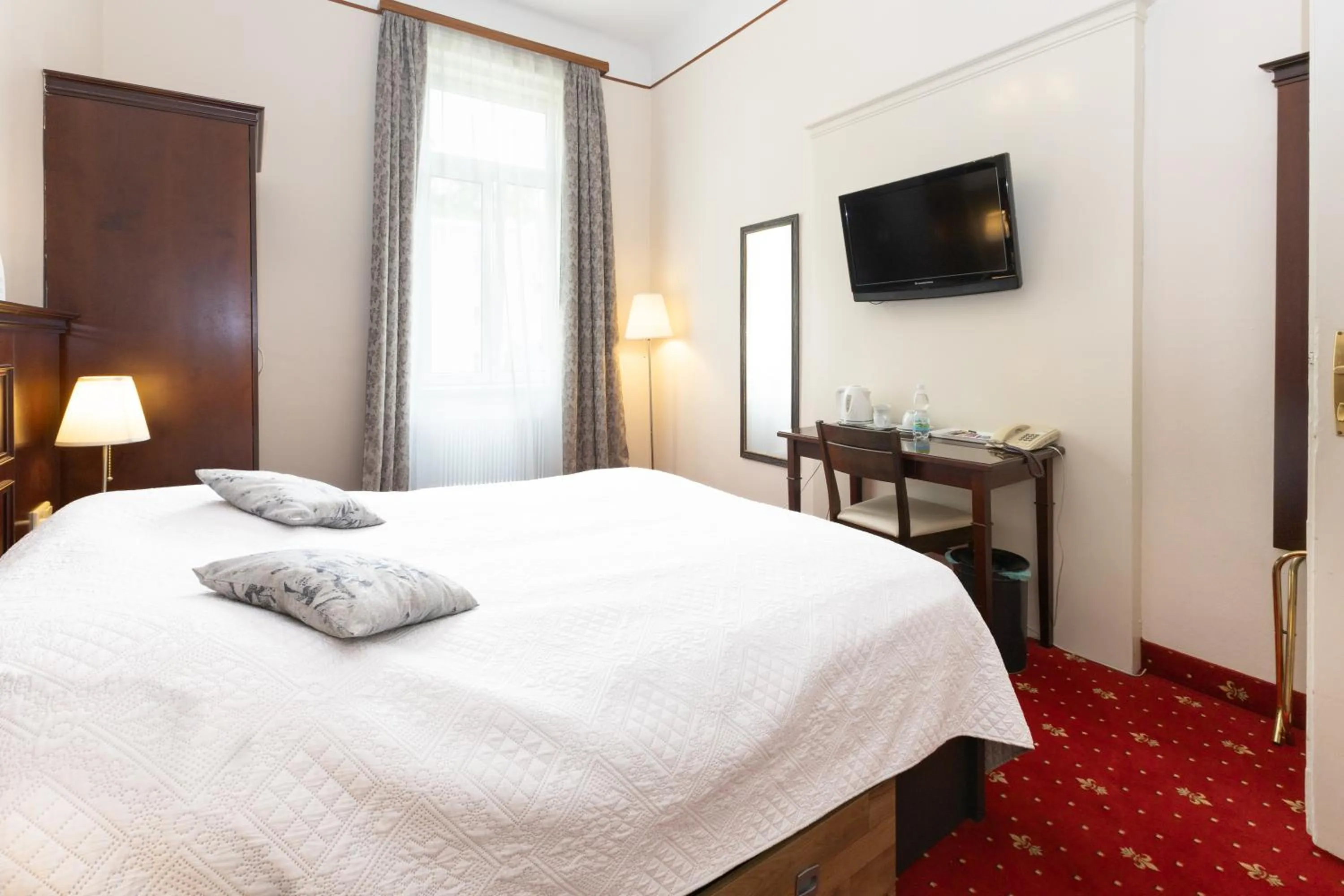 Bedroom, Bed in Hotel Viktoria Schönbrunn