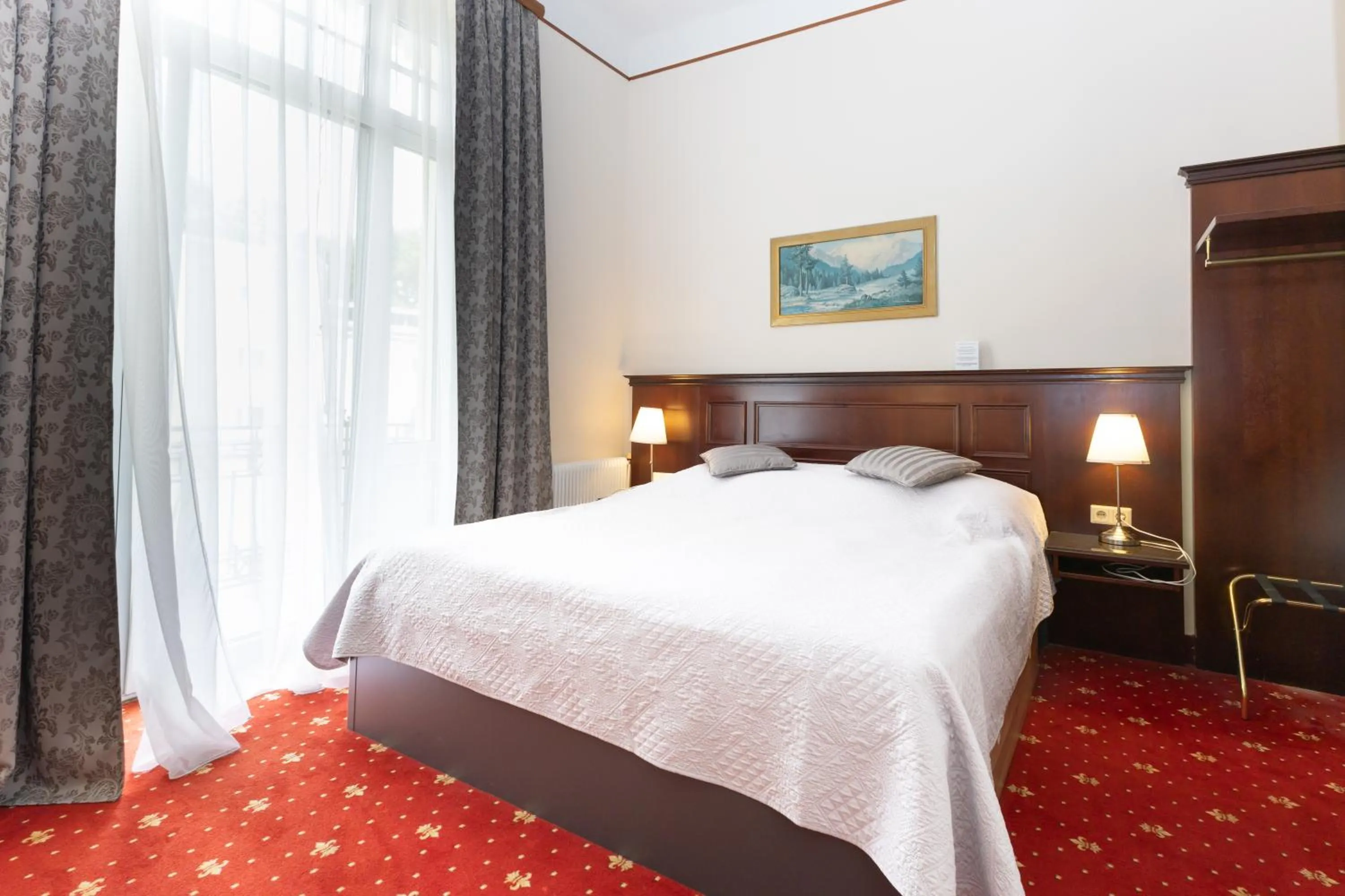 Photo of the whole room, Bed in Hotel Viktoria Schönbrunn