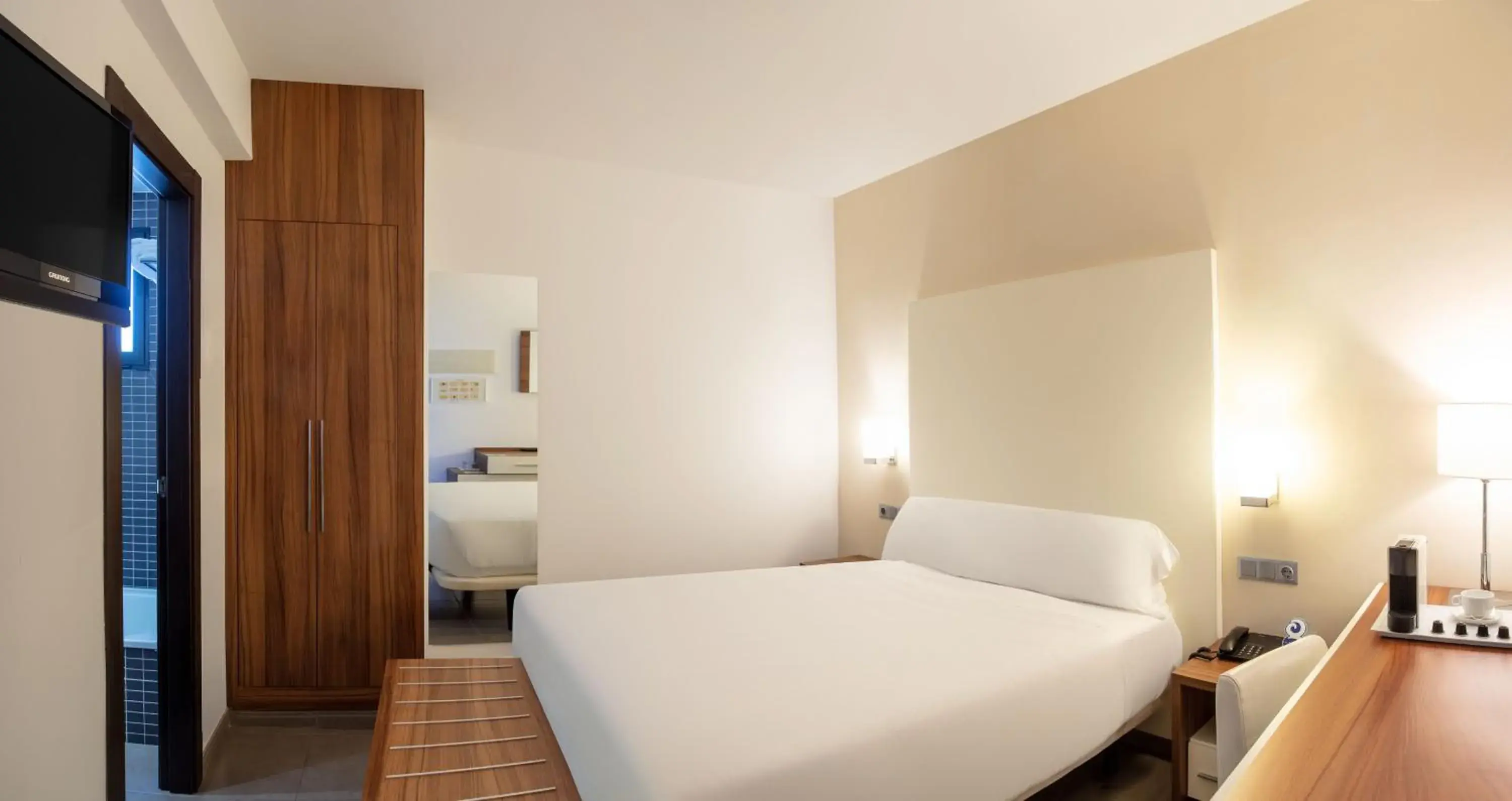 Single Room in Hotel RH Portocristo & Wellness Single Room in Hotel RH Portocristo & Wellness