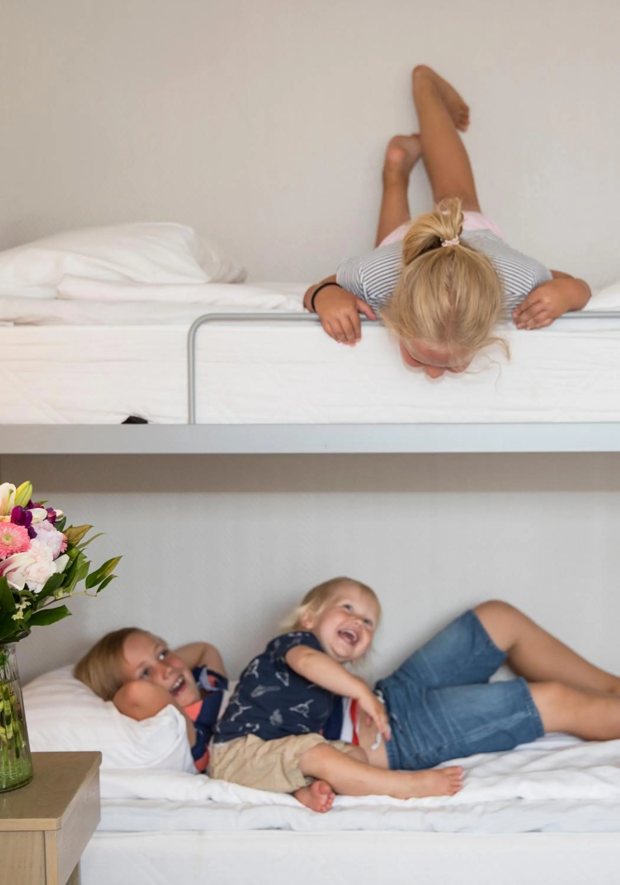 bunk bed, Bed in Hotel Adlon