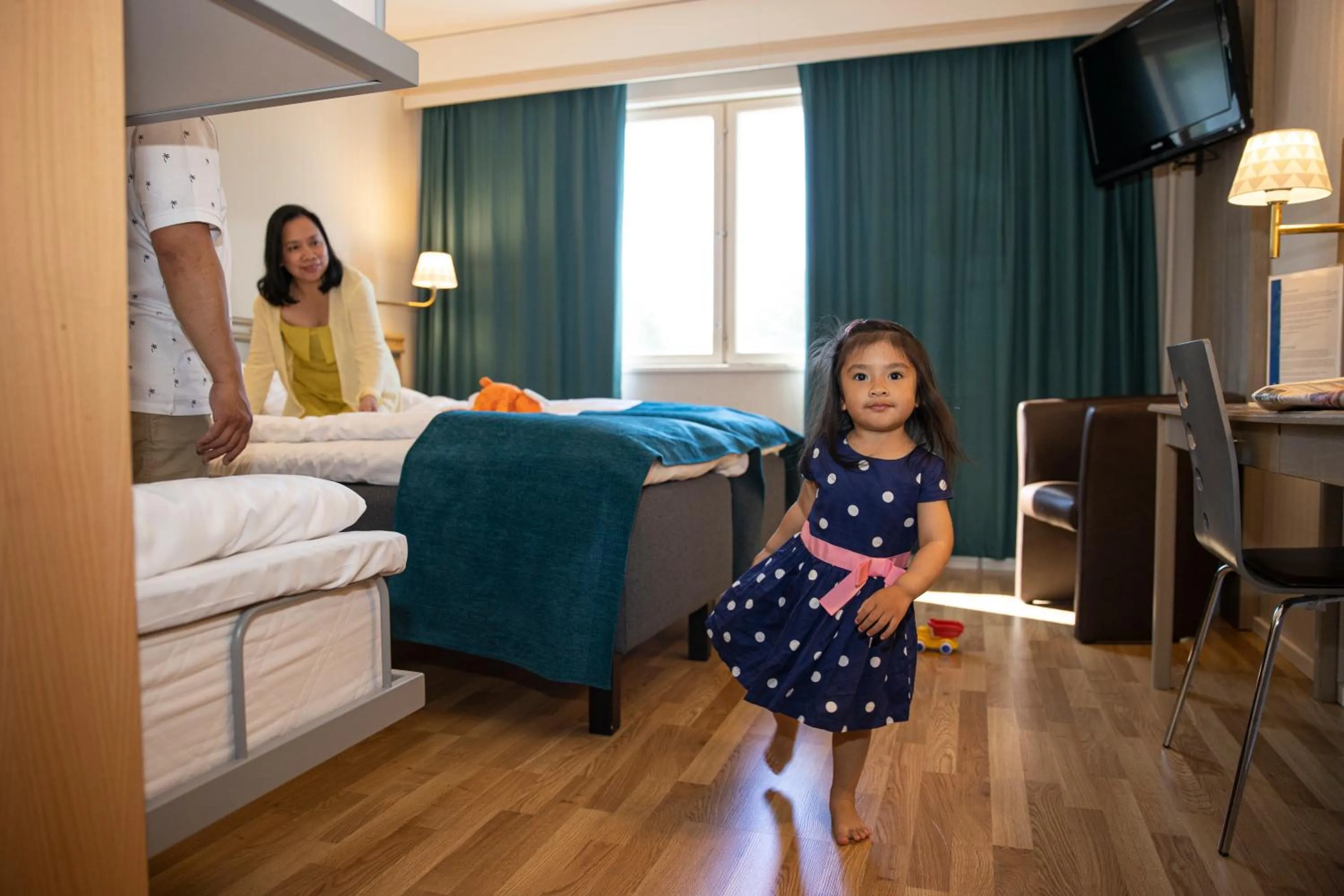 Photo of the whole room, Bed in Hotel Adlon