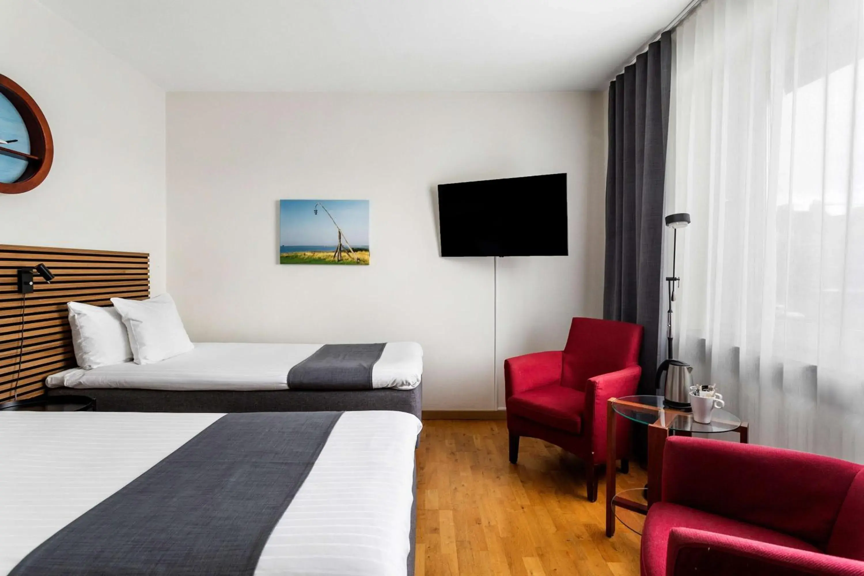 Double Room with Two Single Beds - Non-Smoking in Best Western Sjofartshotellet Double Room with Two Single Beds - Non-Smoking in Best Western Sjofartshotellet