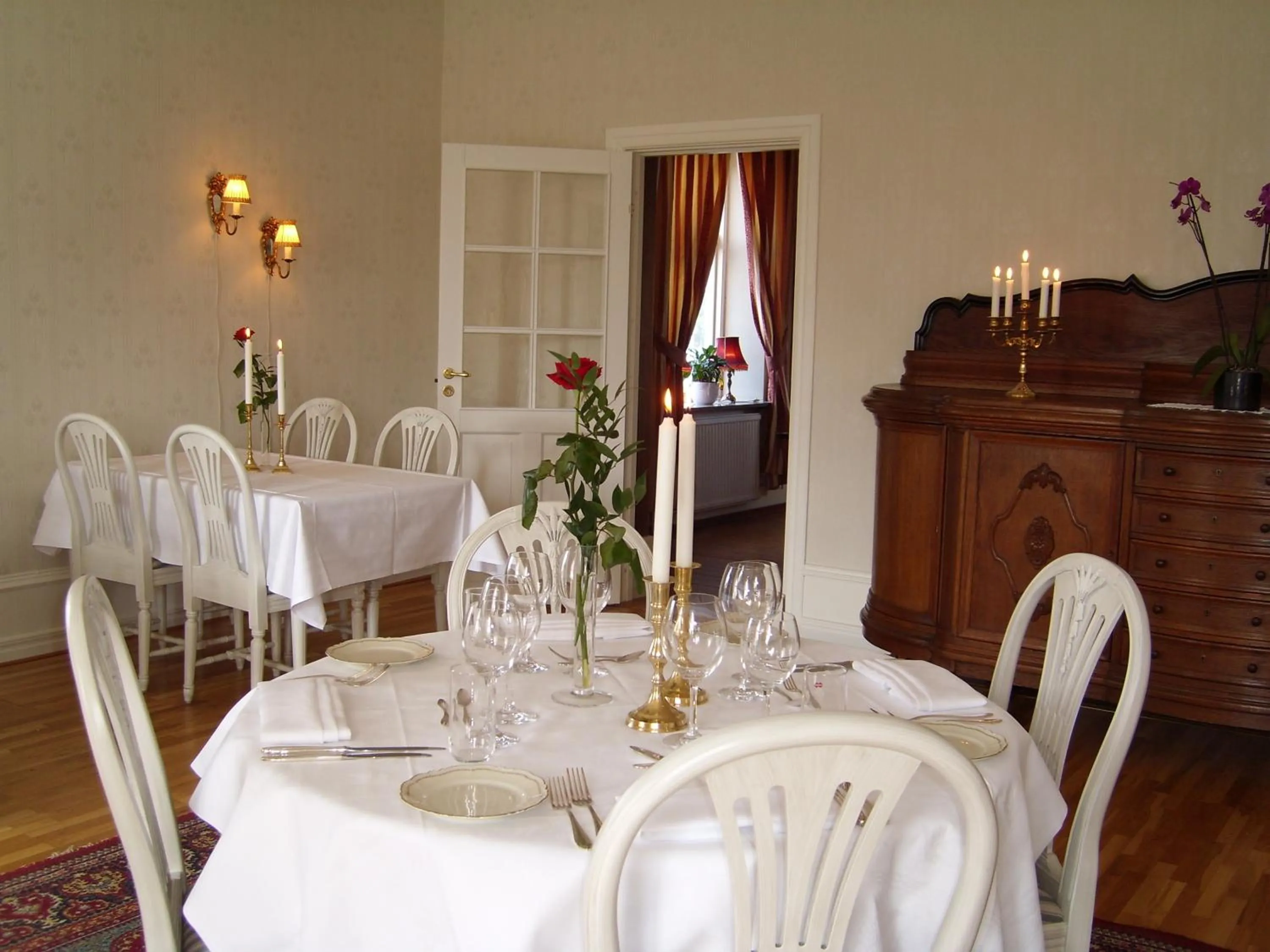 Restaurant/places to eat in Kastanjelund