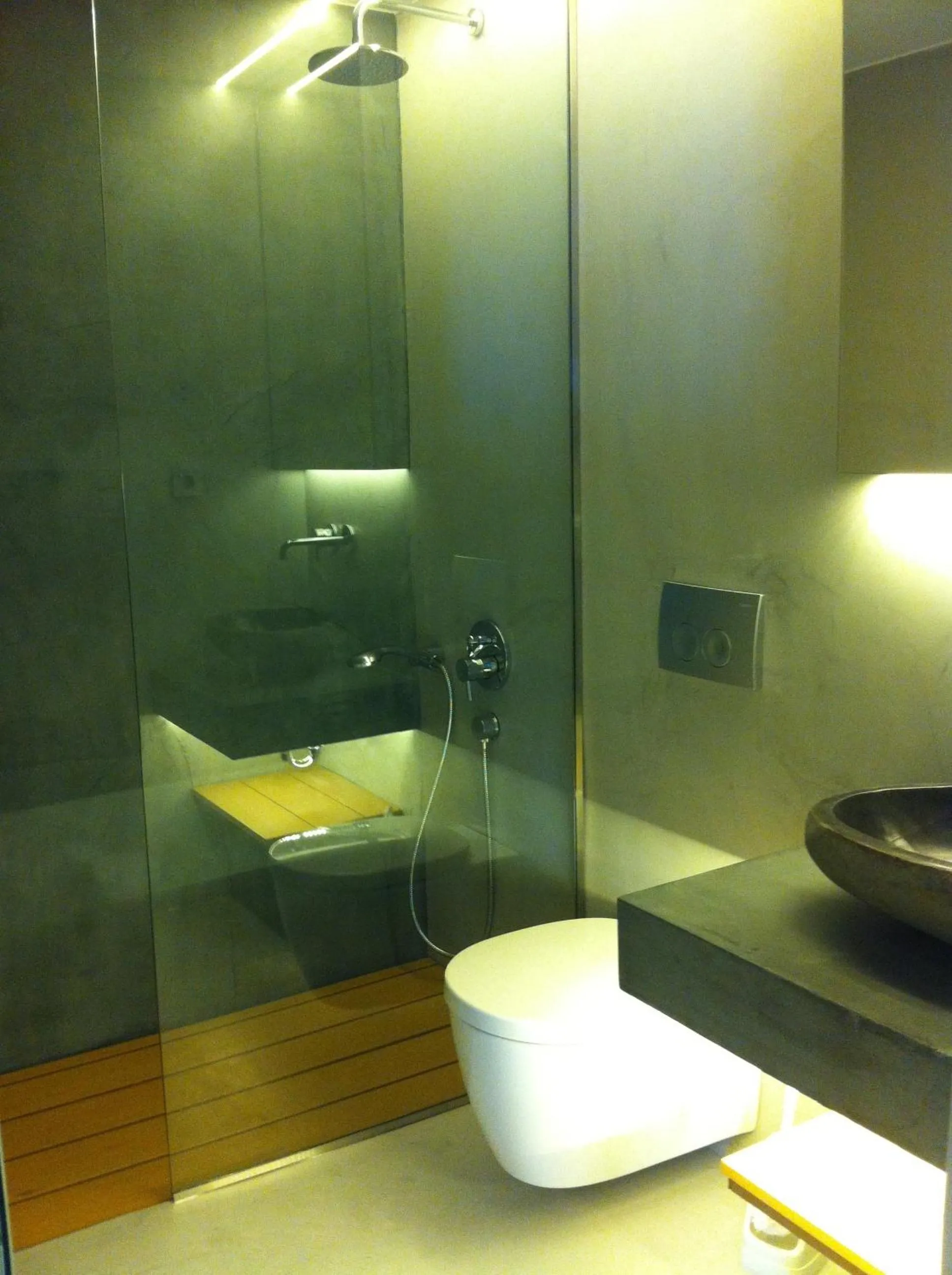 Bathroom in Phaedra Hotel