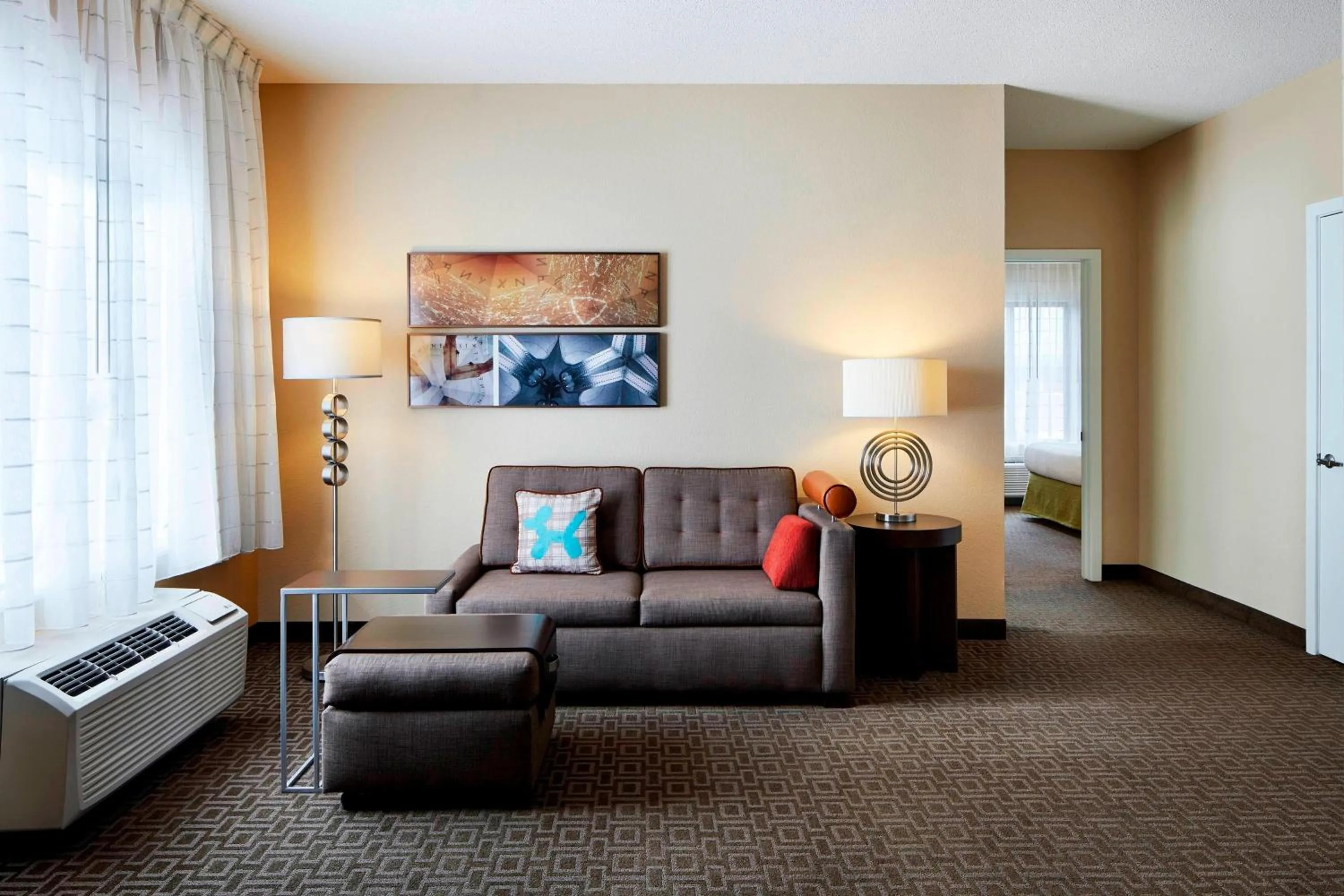 Living room in TownePlace Suites by Marriott Harrisburg Hershey