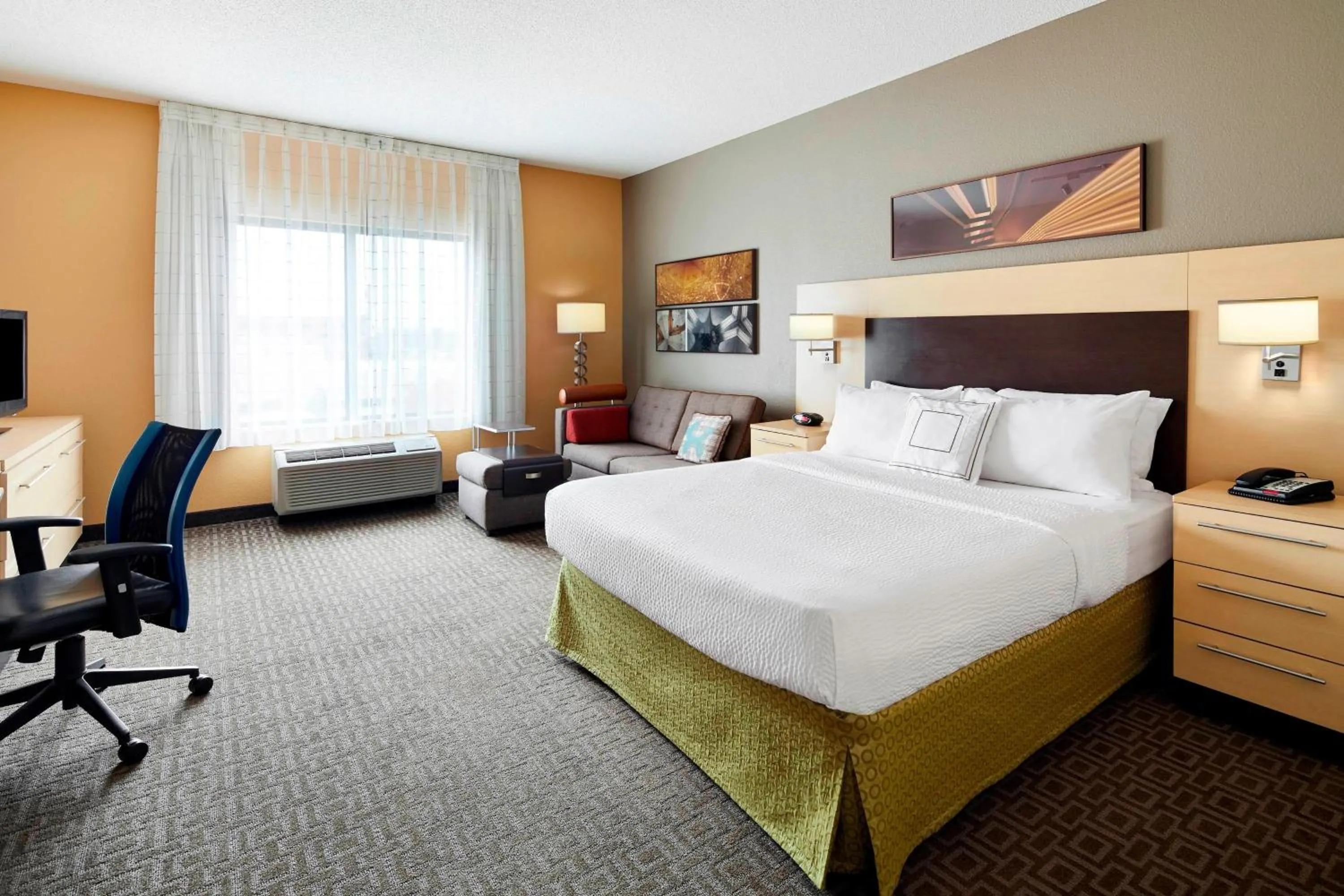 Photo of the whole room, Bed in TownePlace Suites by Marriott Harrisburg Hershey