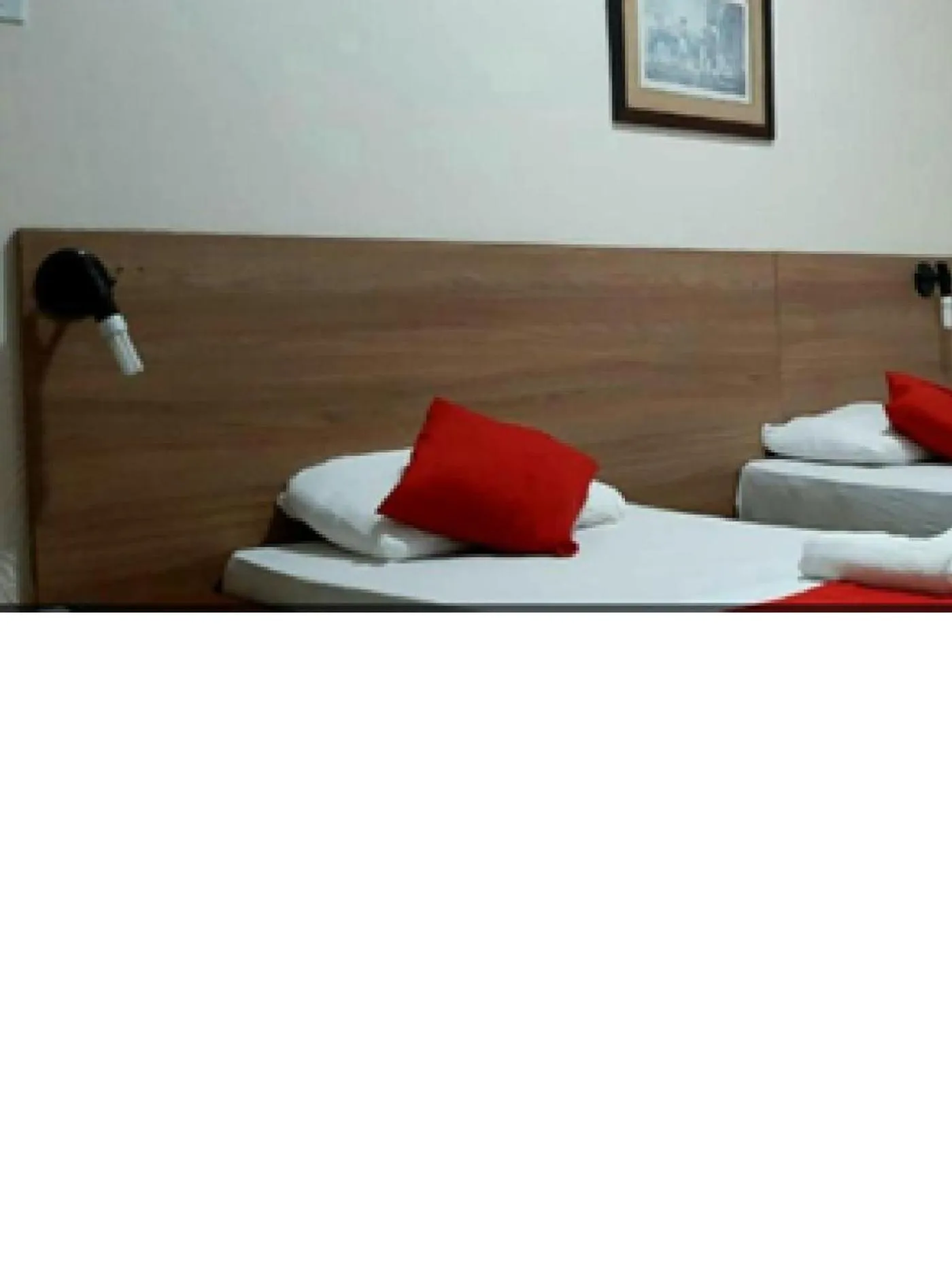 Photo of the whole room, Bed in Hotel Central Gold