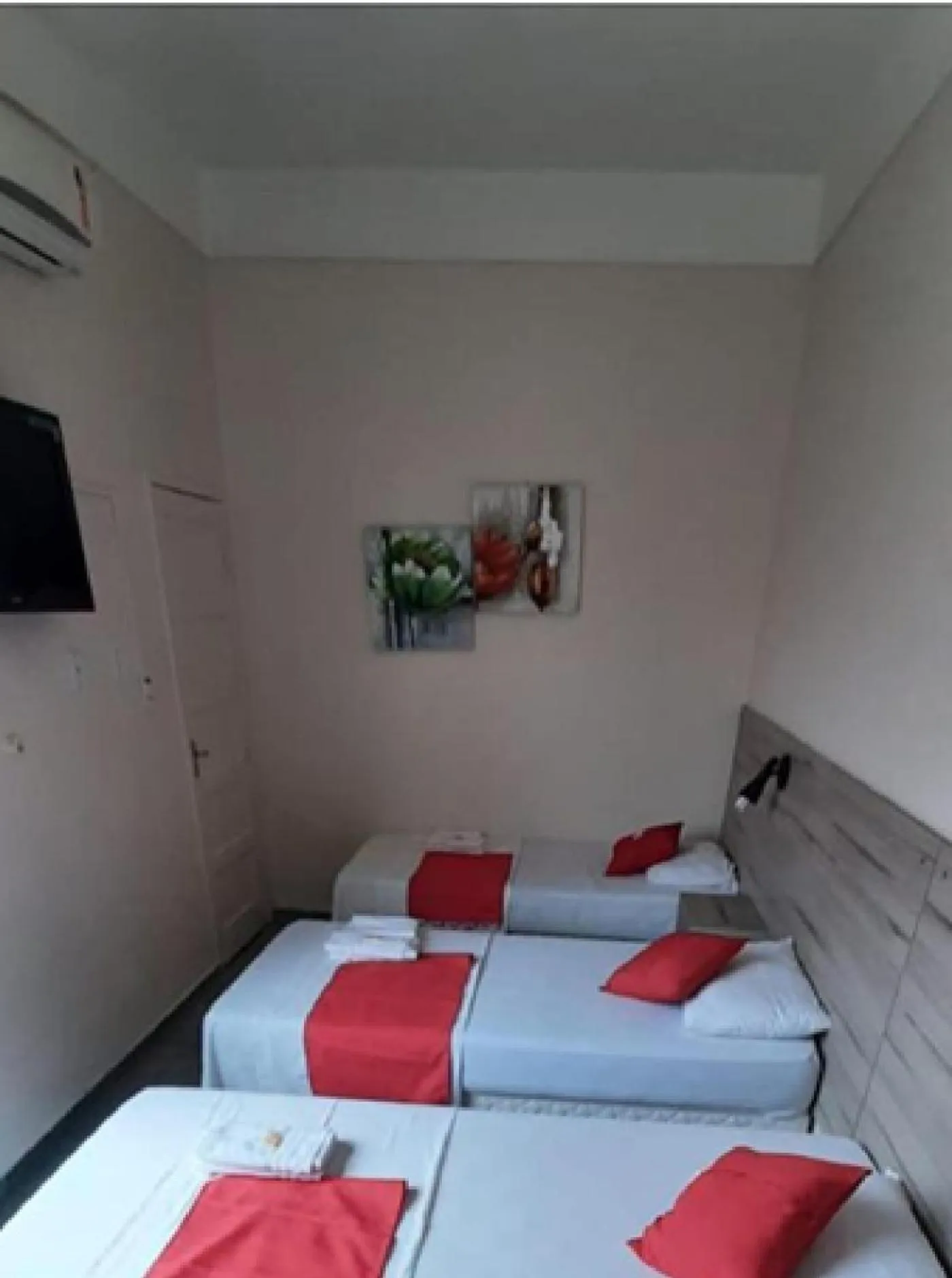 Photo of the whole room, Bed in Hotel Central Gold