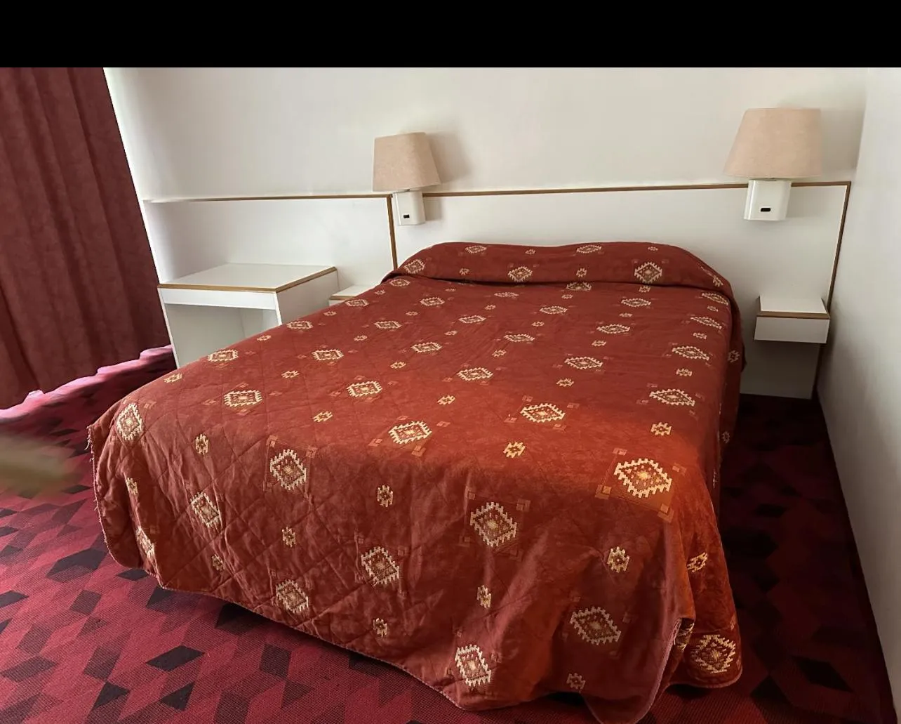 Bed in Hôtel Restaurant Pavillon Carina