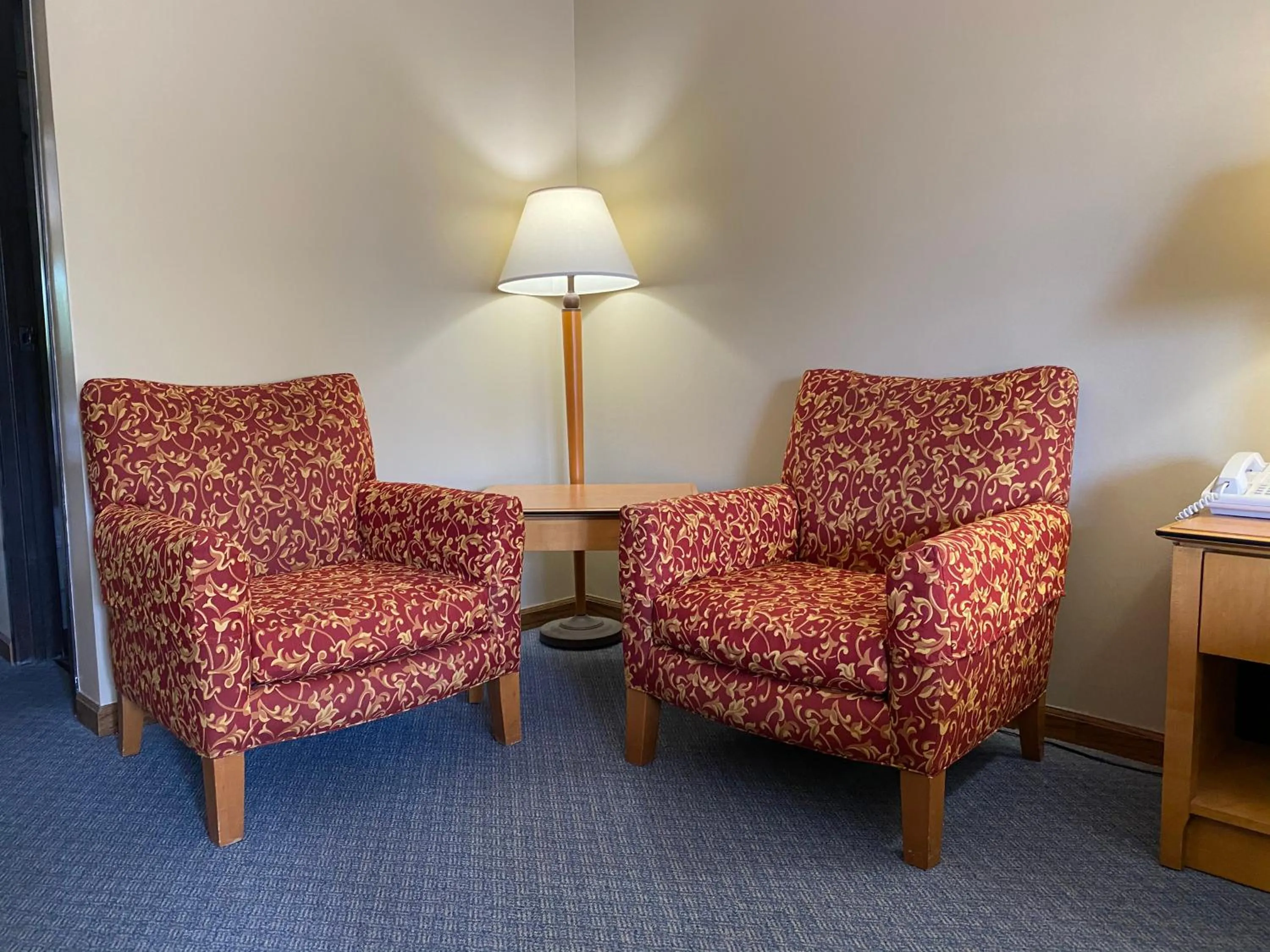 Seating area in Thunderbird Lodge, Norman, OK