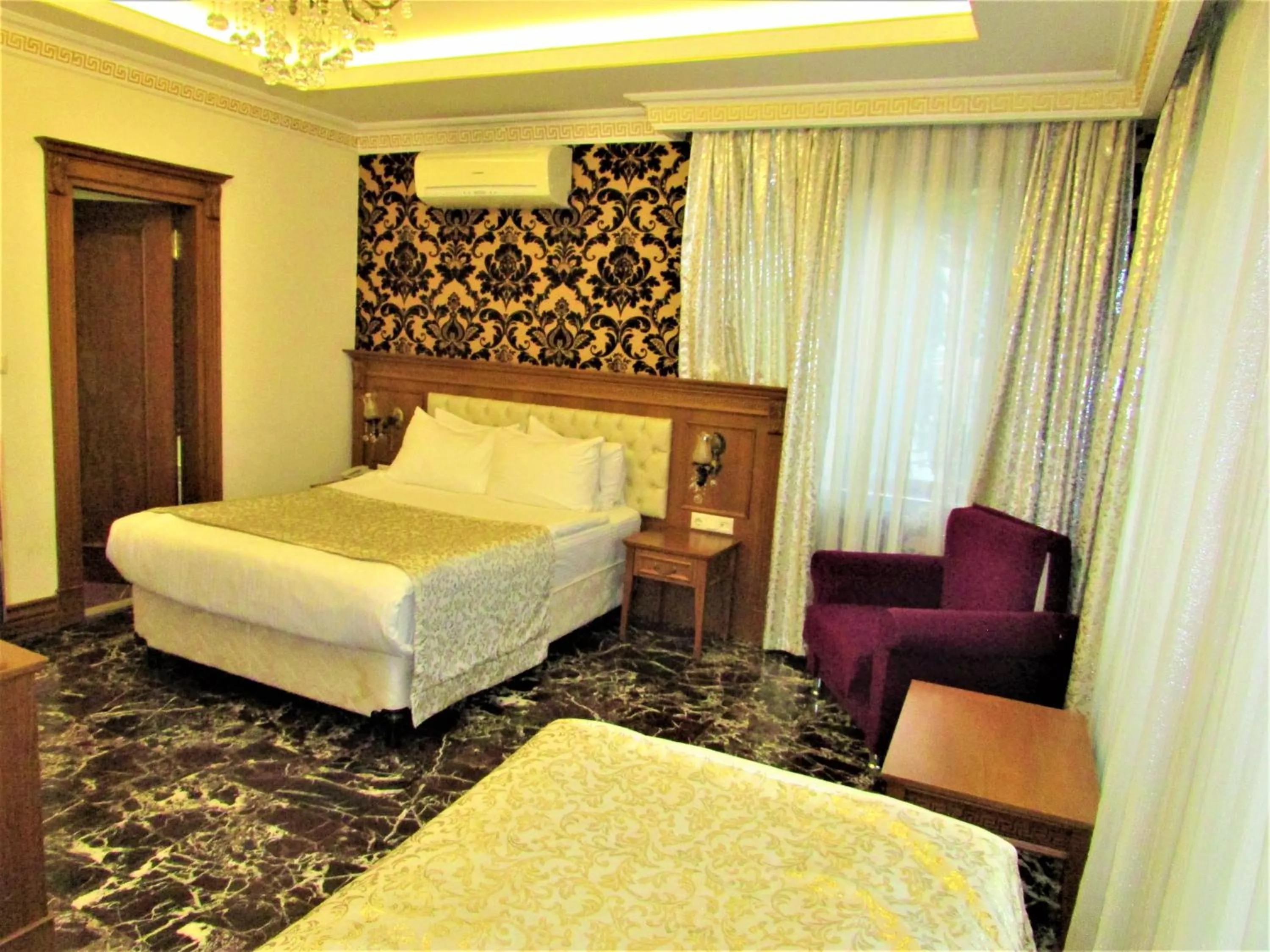 Photo of the whole room in Lausos Hotel Sultanahmet