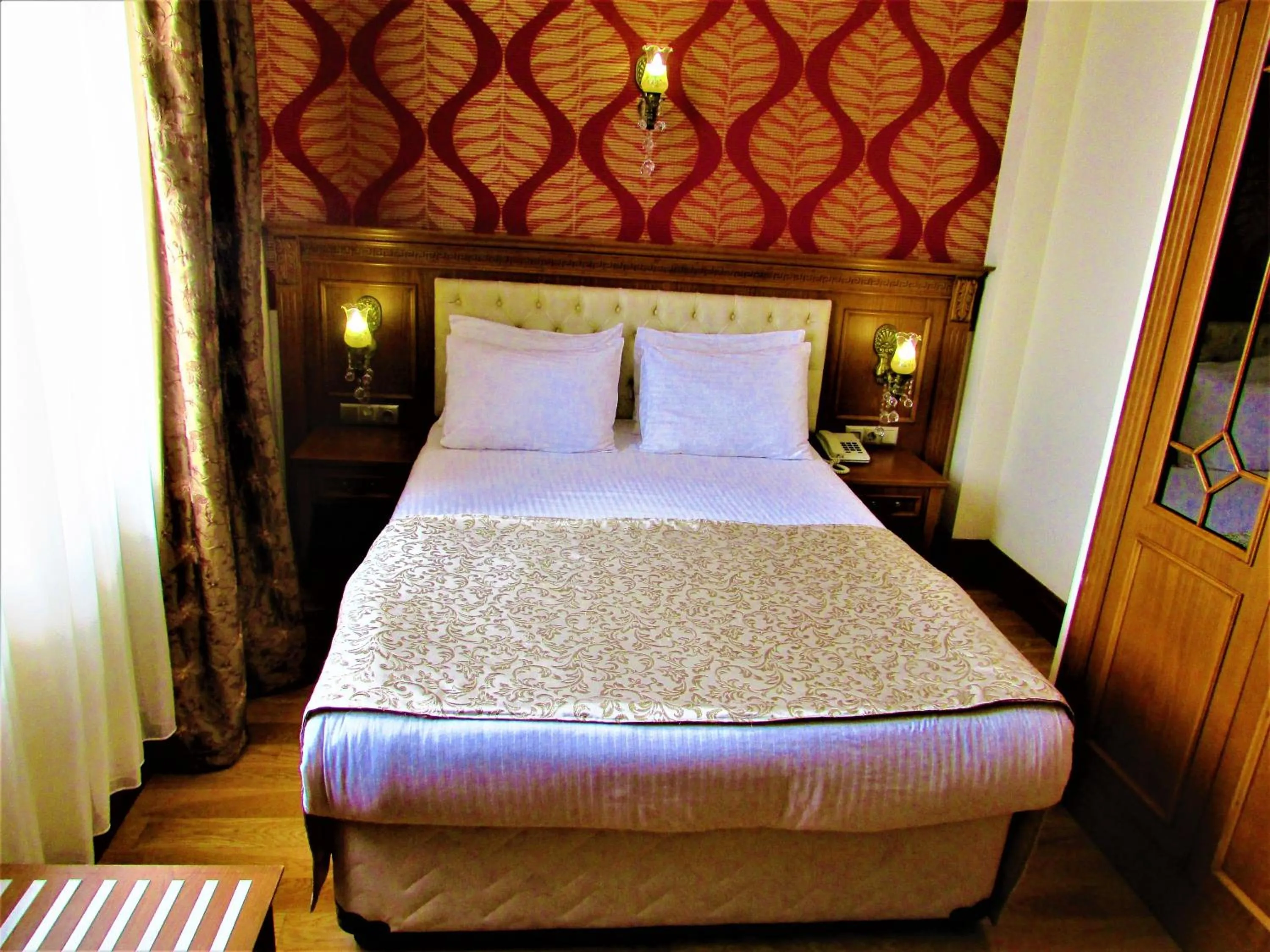 Photo of the whole room in Lausos Hotel Sultanahmet