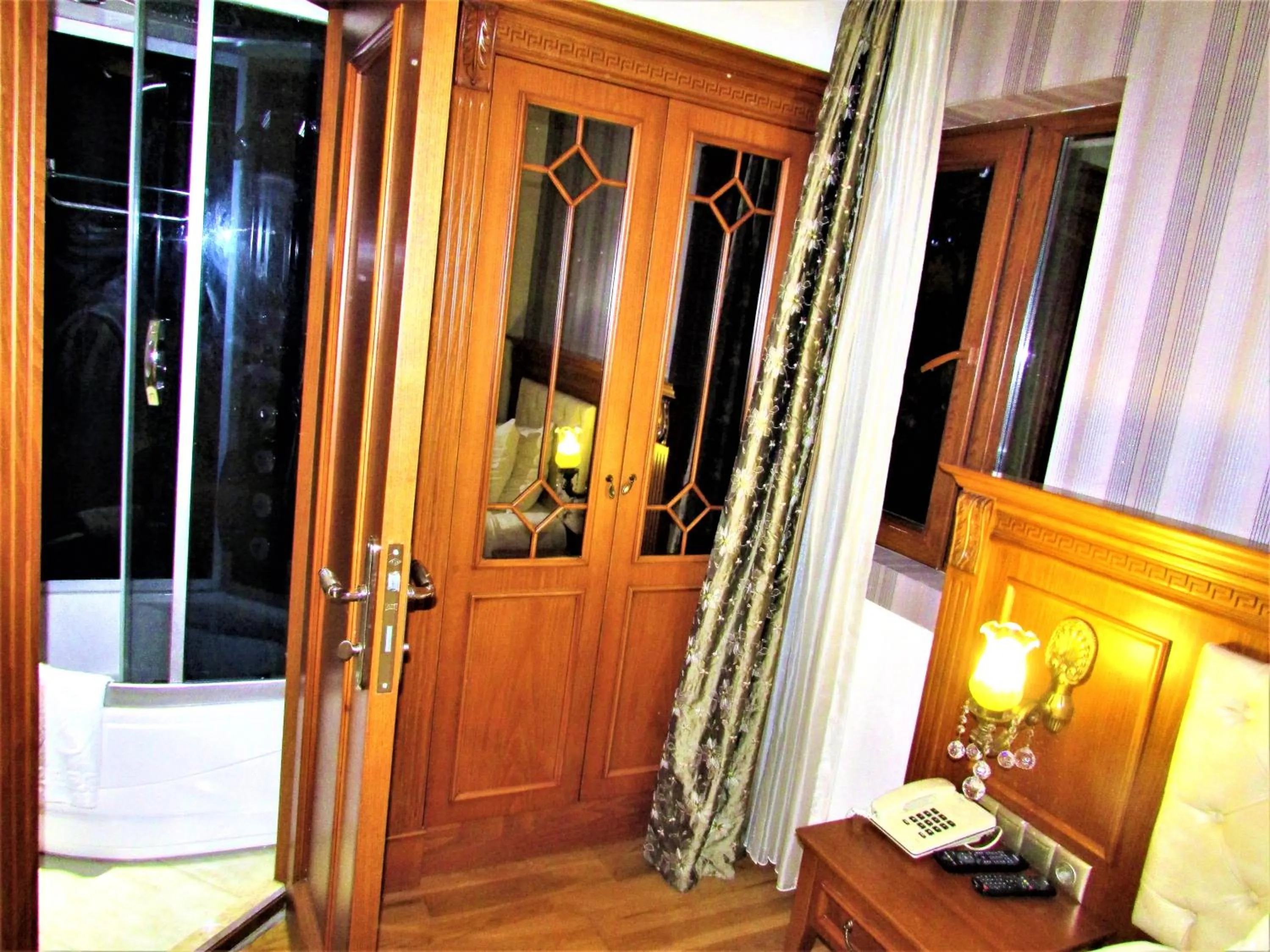 Photo of the whole room in Lausos Hotel Sultanahmet