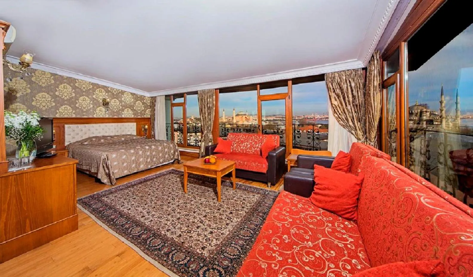 Photo of the whole room in Lausos Hotel Sultanahmet