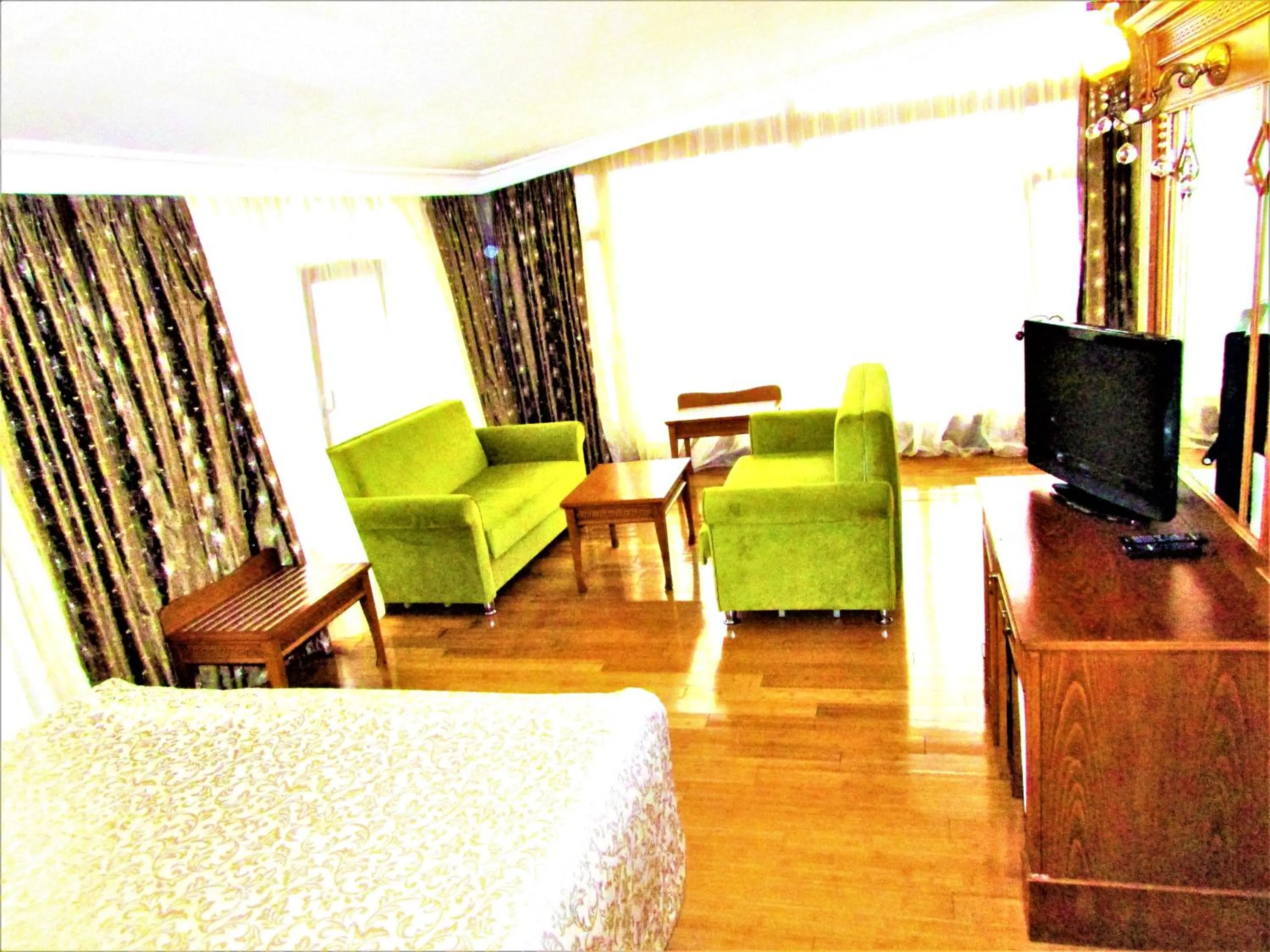Photo of the whole room in Lausos Hotel Sultanahmet