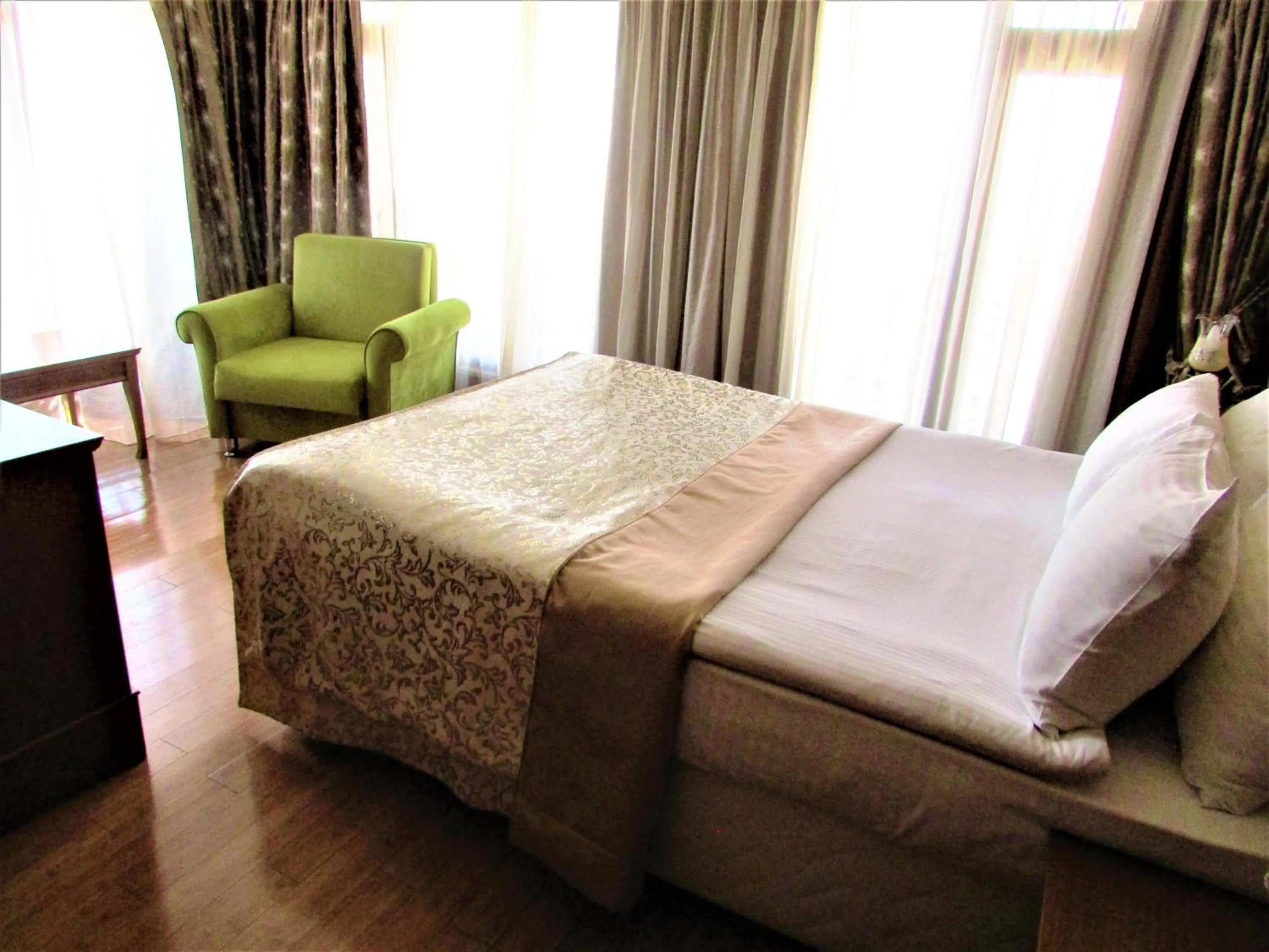 Photo of the whole room in Lausos Hotel Sultanahmet