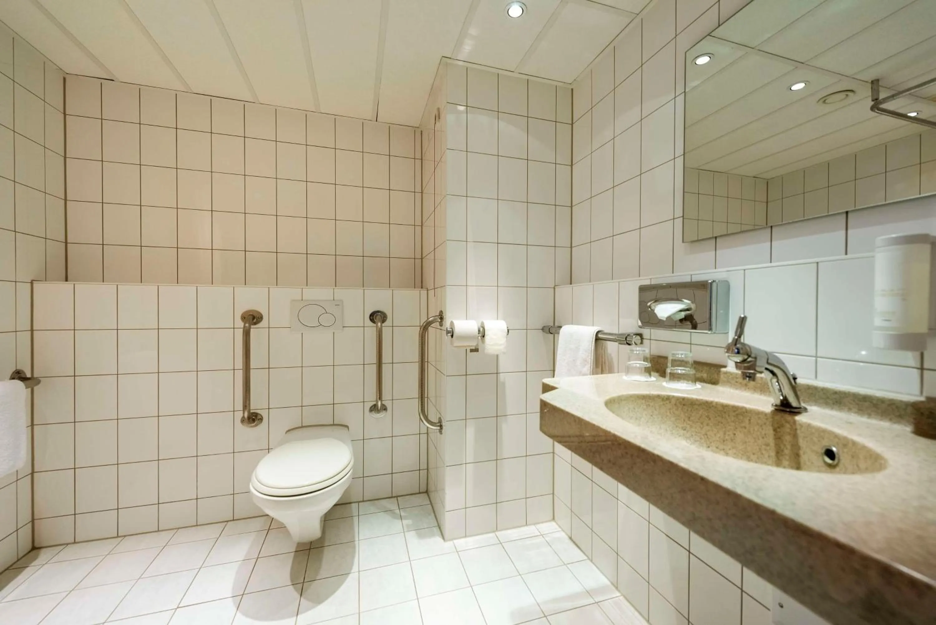 Bathroom in Best Western Hotel Achim Bremen