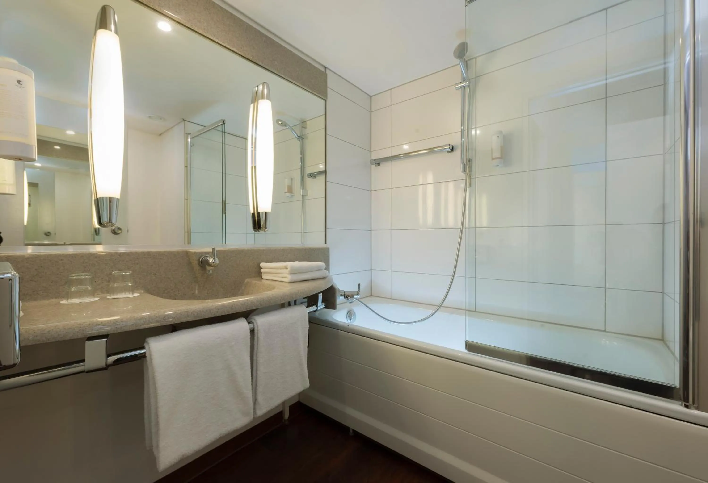 Toilet in Best Western Hotel Achim Bremen