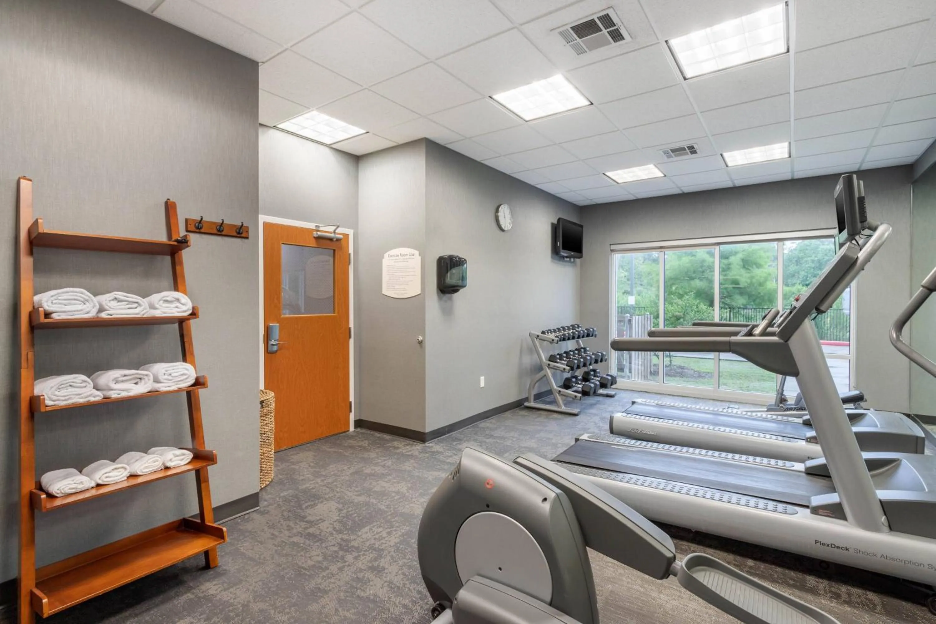 Fitness centre/facilities in Fairfield Inn & Suites by Marriott Houston Conroe