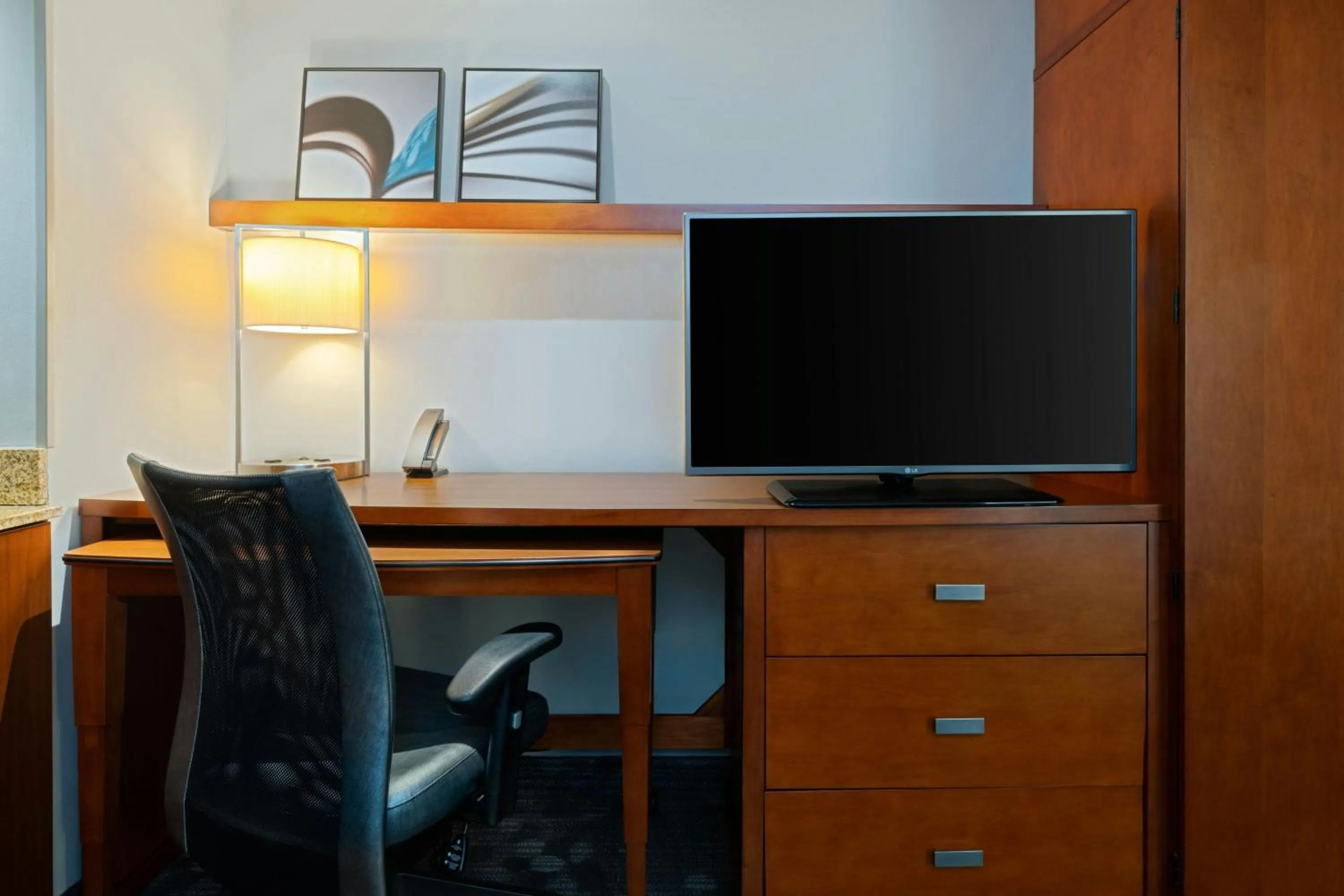 Photo of the whole room in Courtyard by Marriott Jacksonville Beach Oceanfront