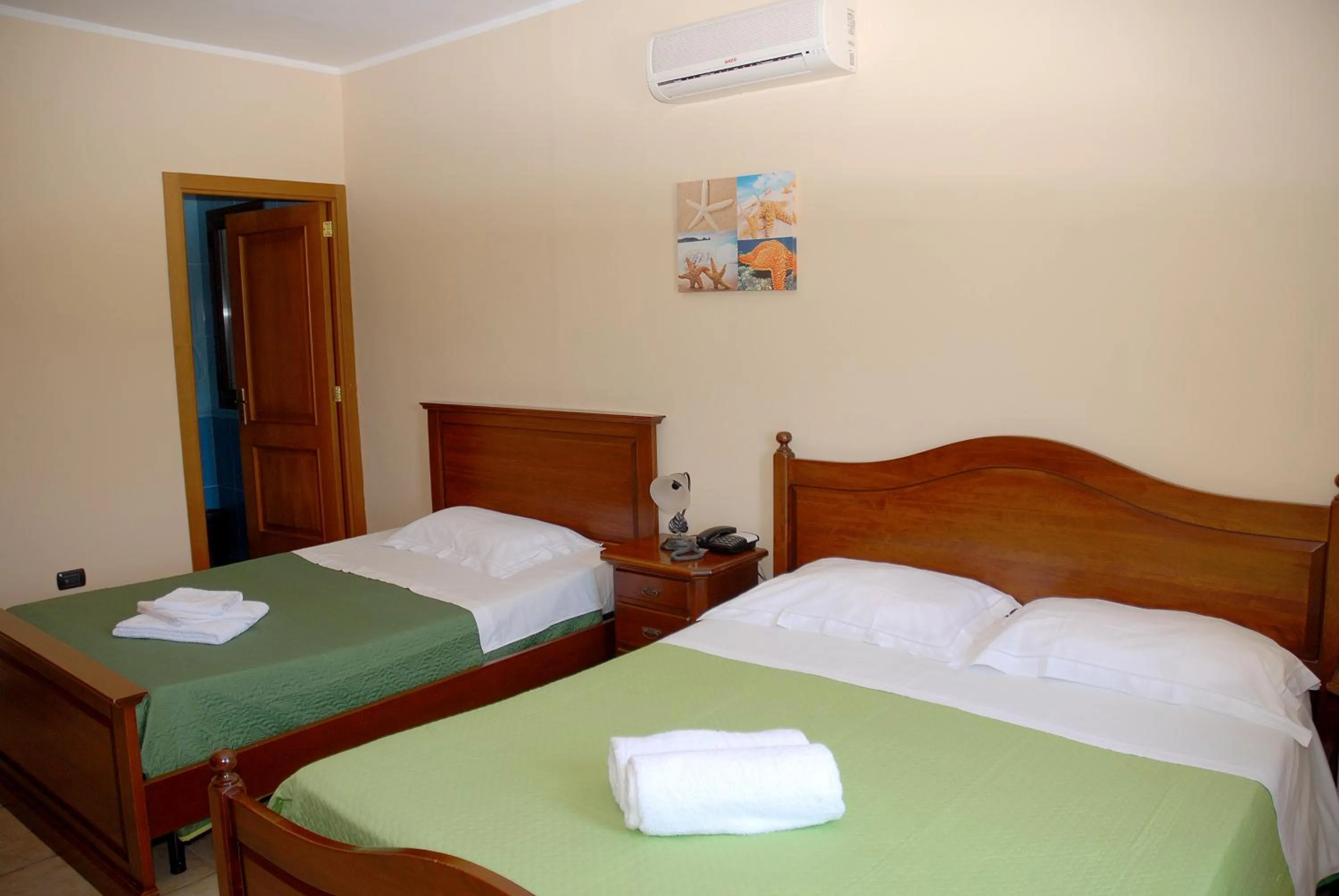 Photo of the whole room, Bed in Hotel Costa Blu