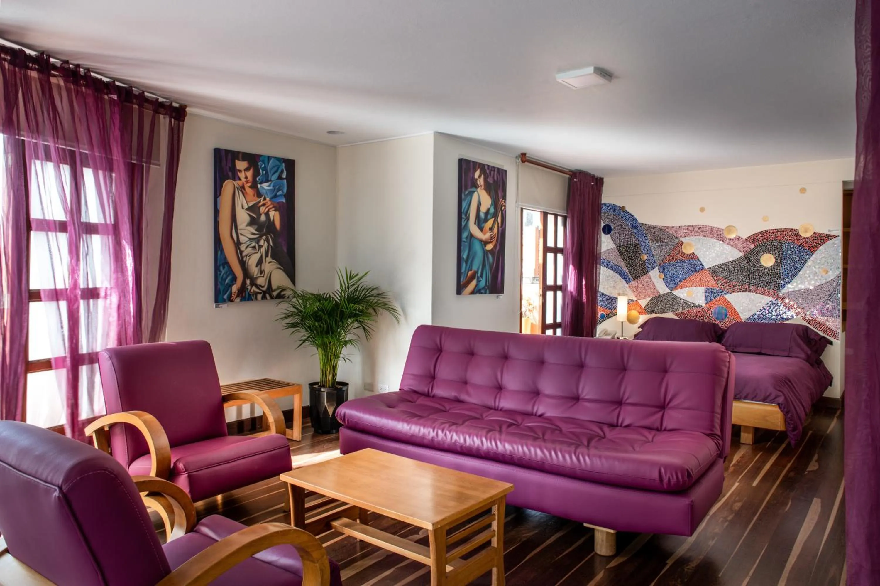 Property building in Hotel Casa Deco