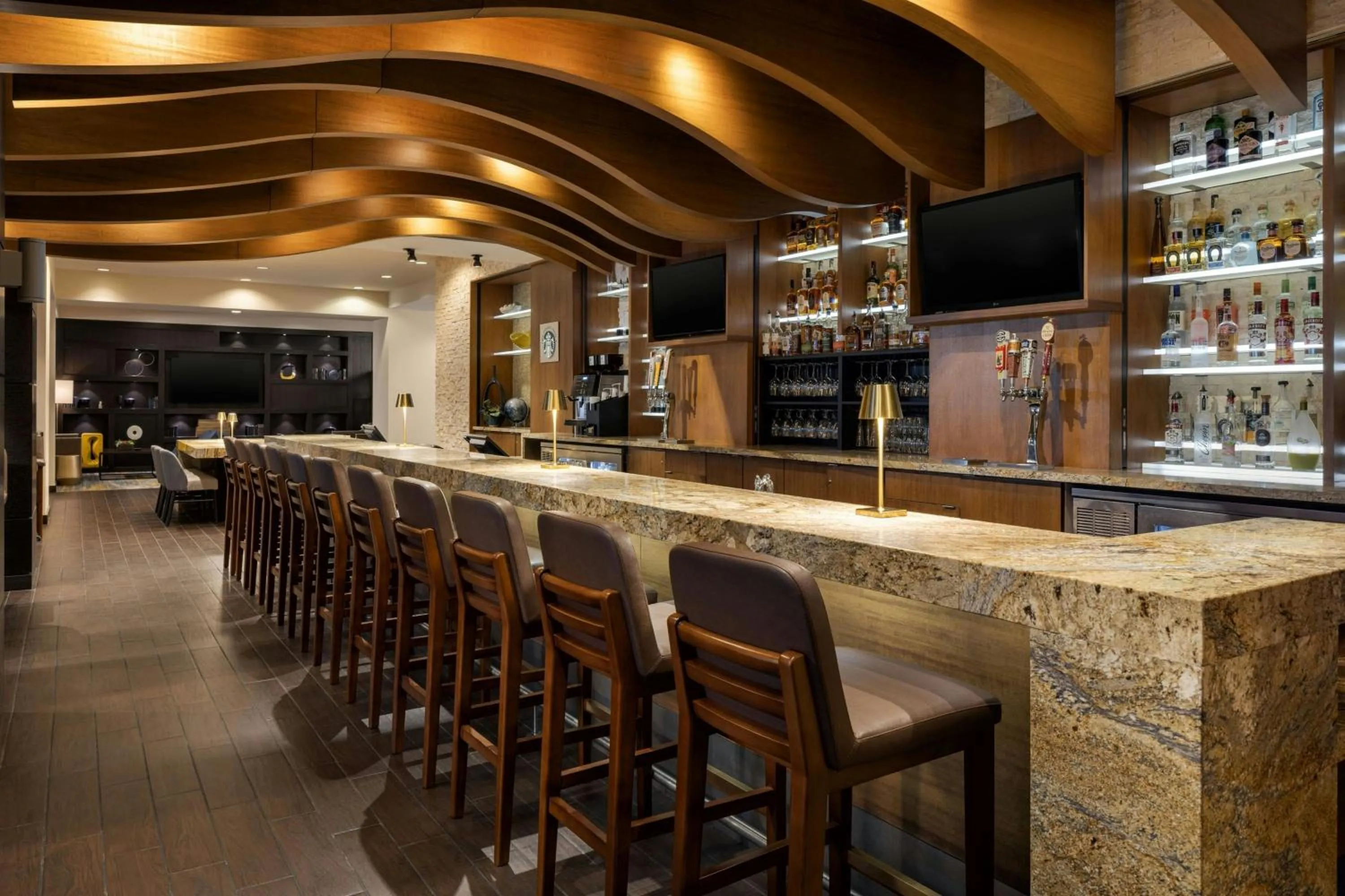 Lounge or bar in Wichita Marriott