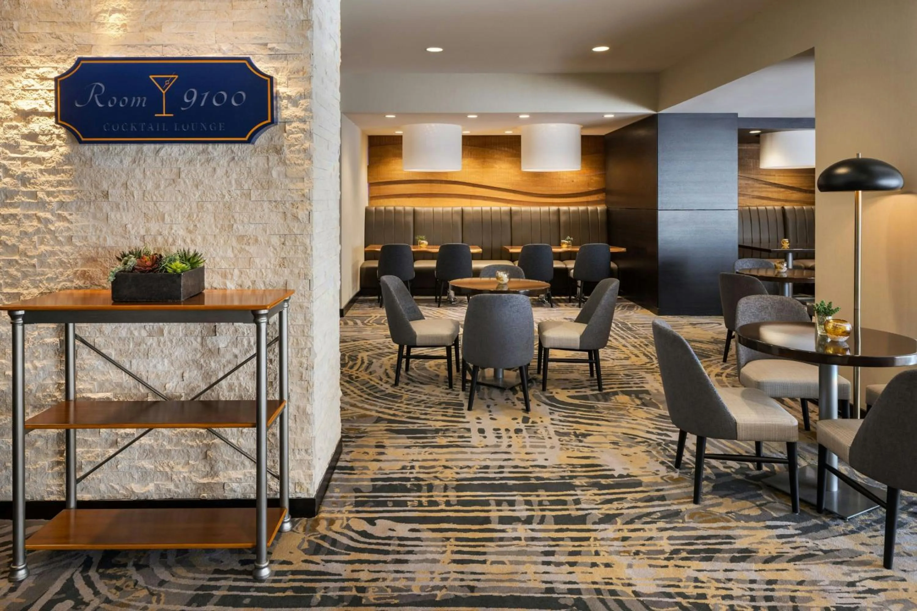 Lounge or bar in Wichita Marriott