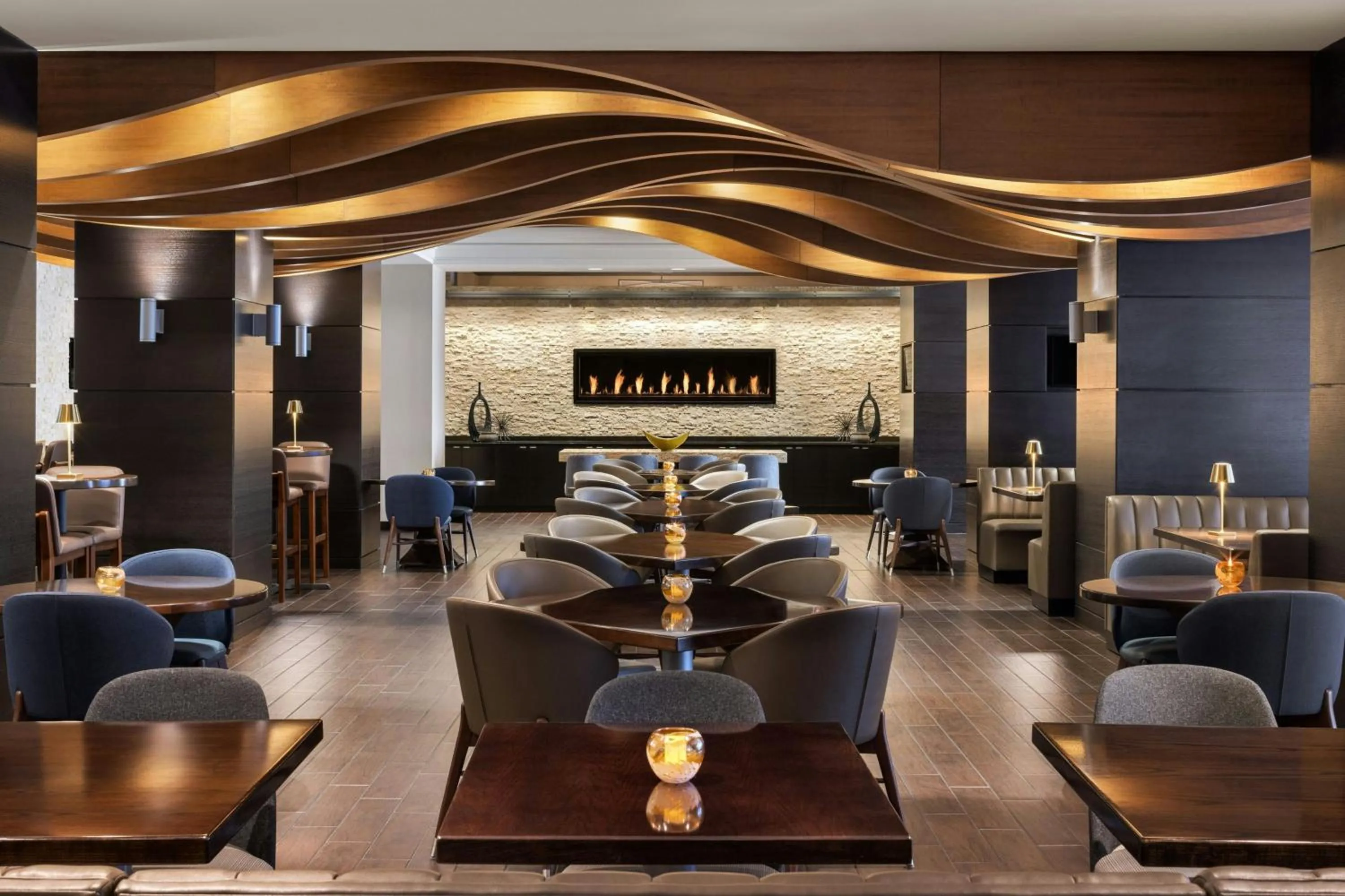 Restaurant/places to eat in Wichita Marriott