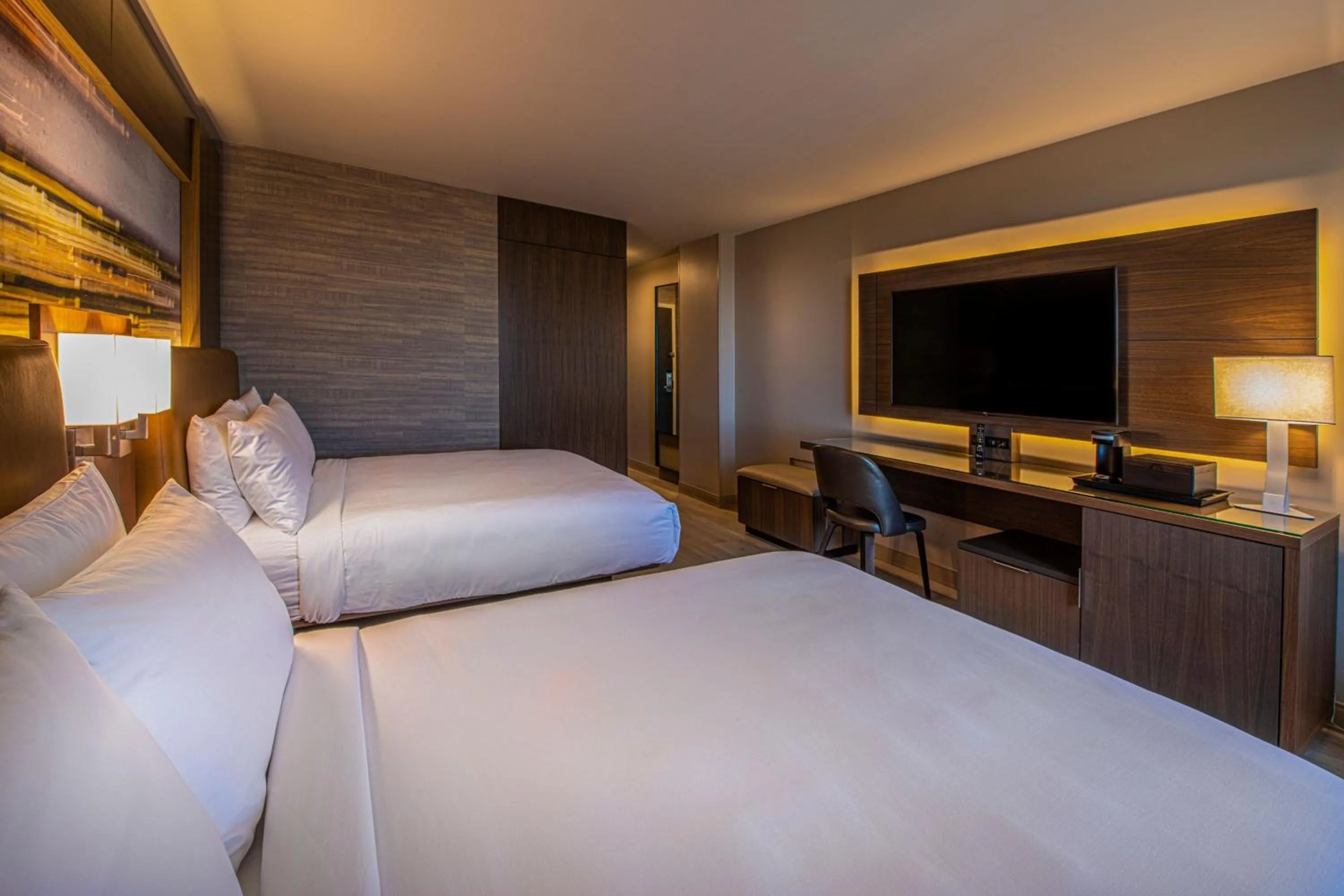 Photo of the whole room, Bed in Wichita Marriott