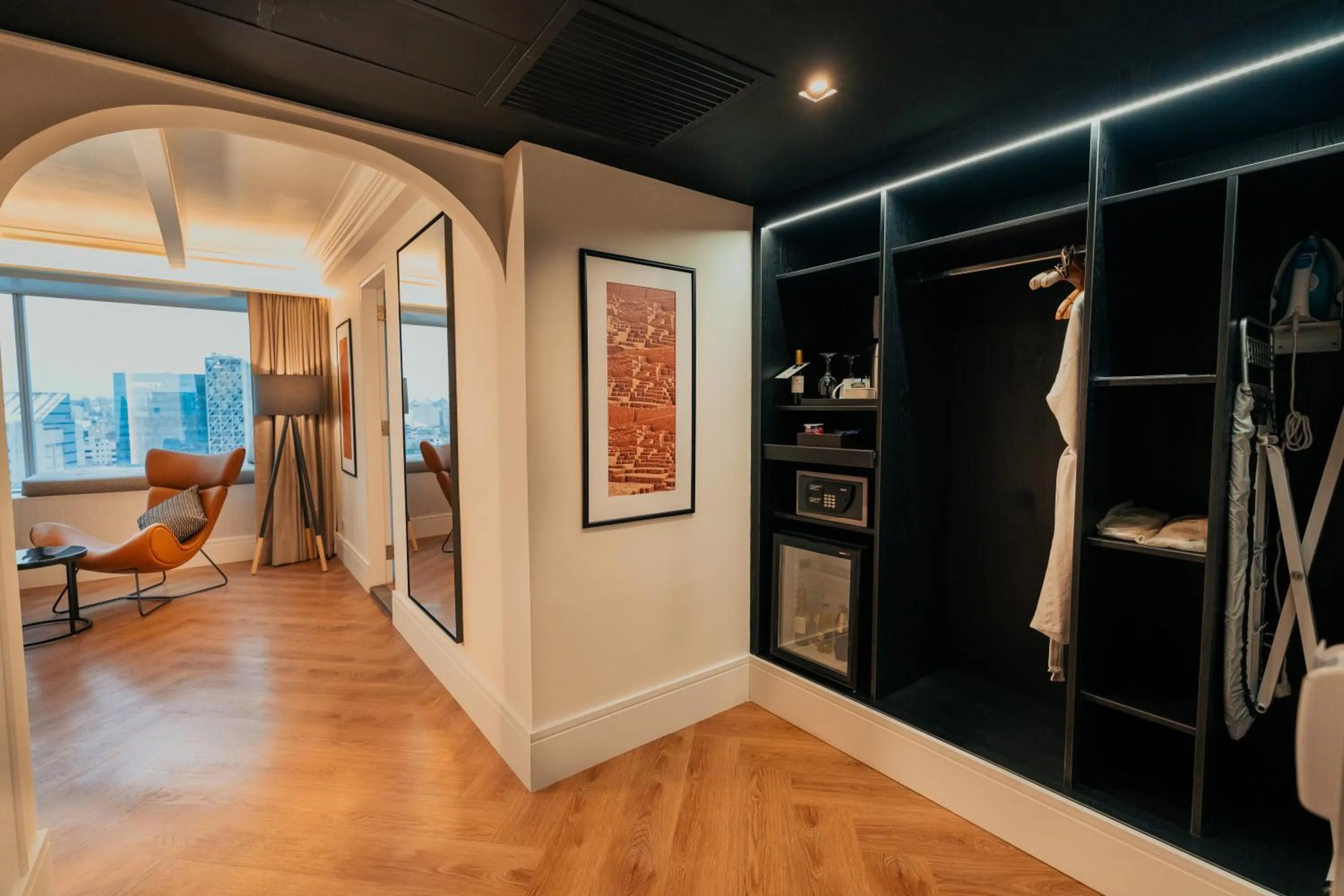 wardrobe in Casa Andina Premium Miraflores