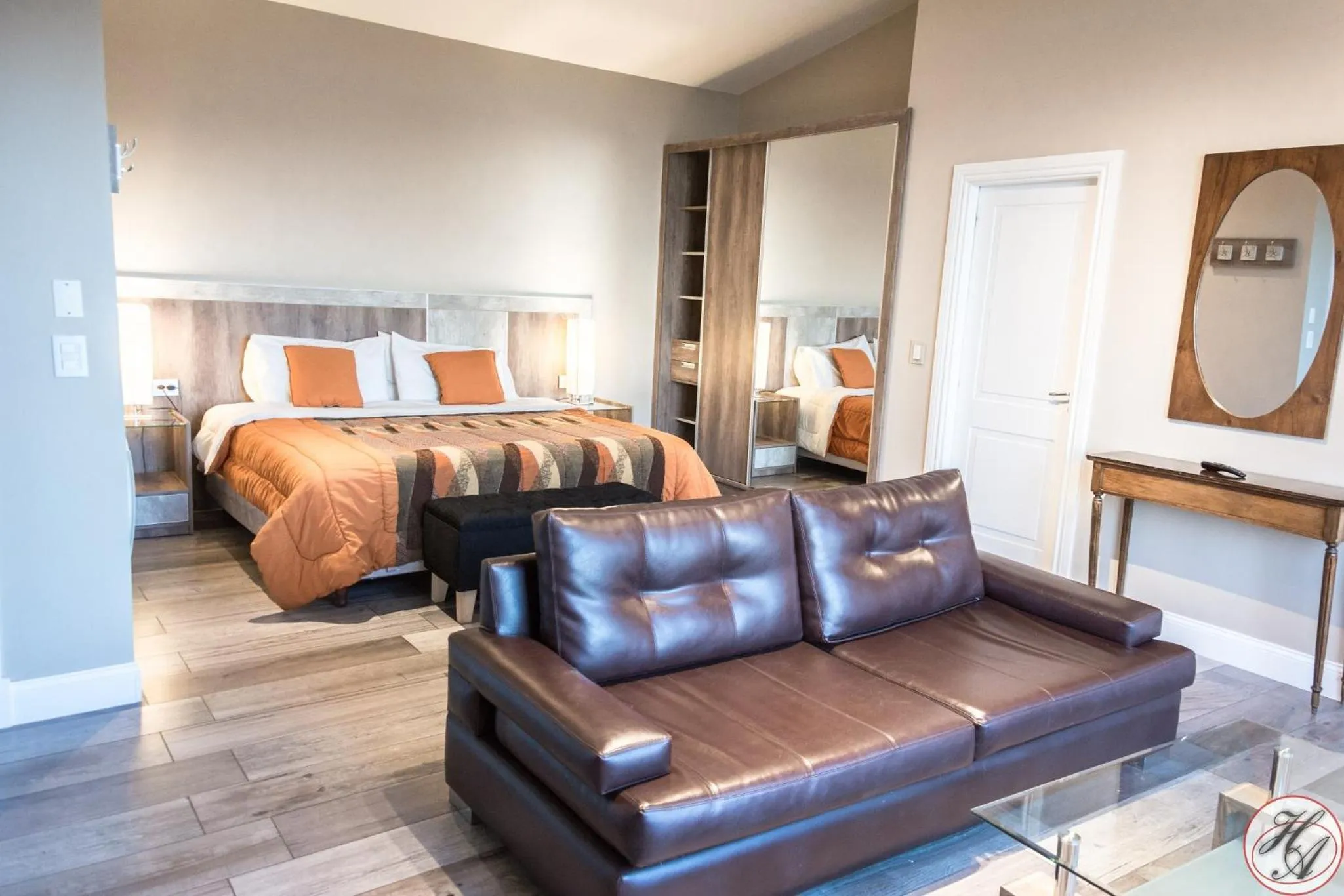 Living room, Bed in Hosteria y Restaurante America