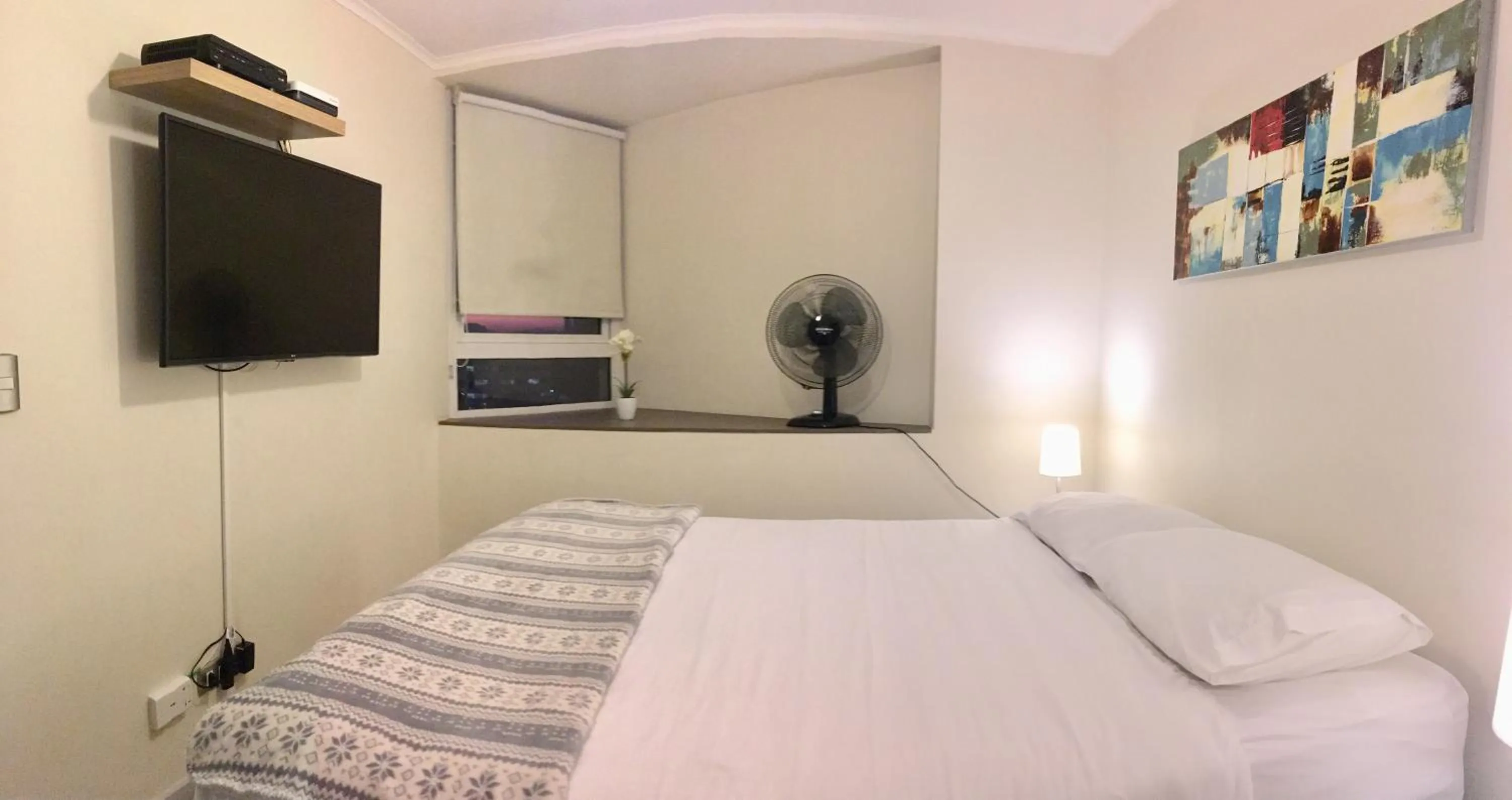 Photo of the whole room, Bed in Moneda Express Apart