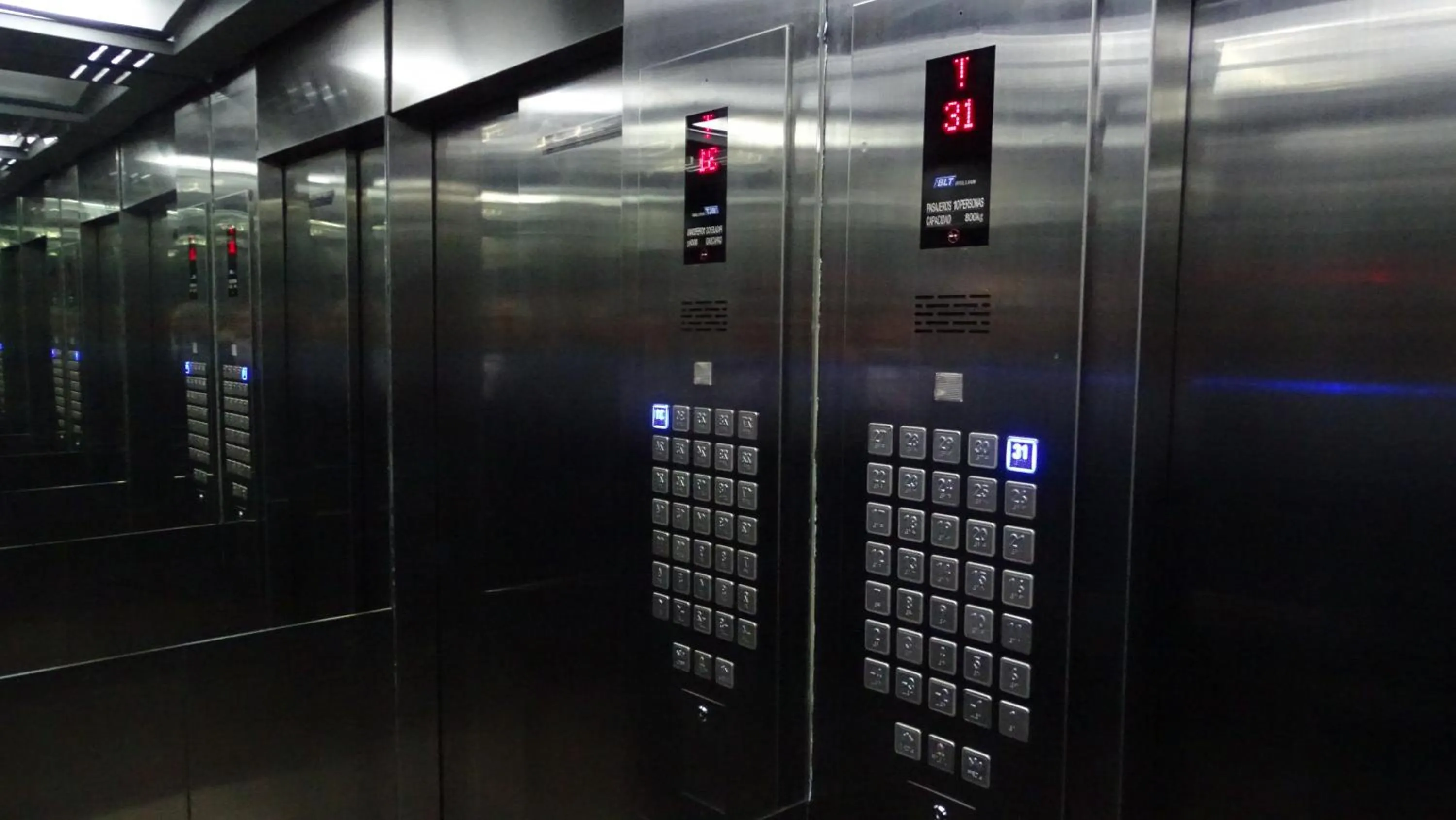 Moneda Express Apart