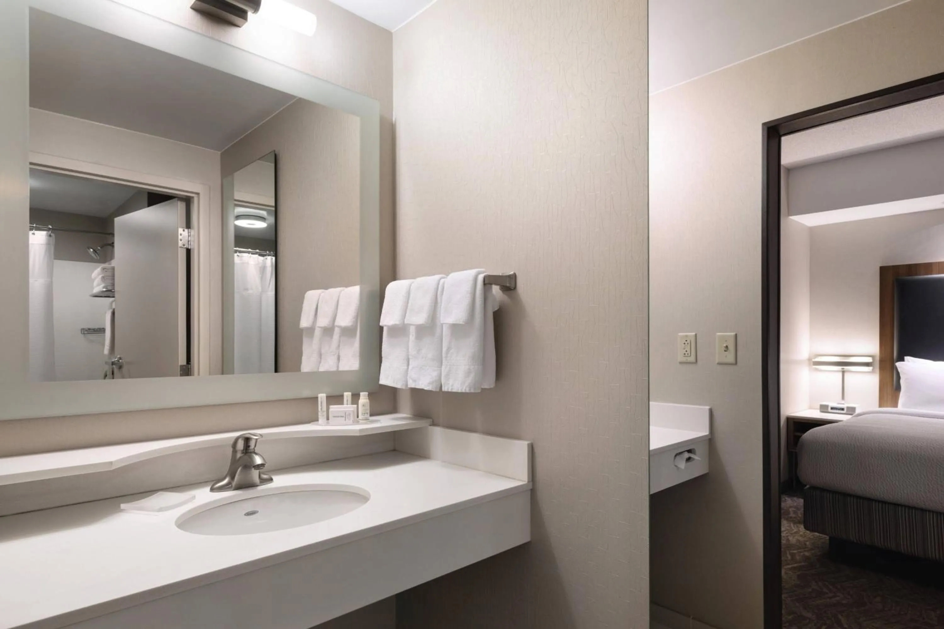 Bathroom, Bed in SpringHill Suites by Marriott Syracuse Carrier Circle