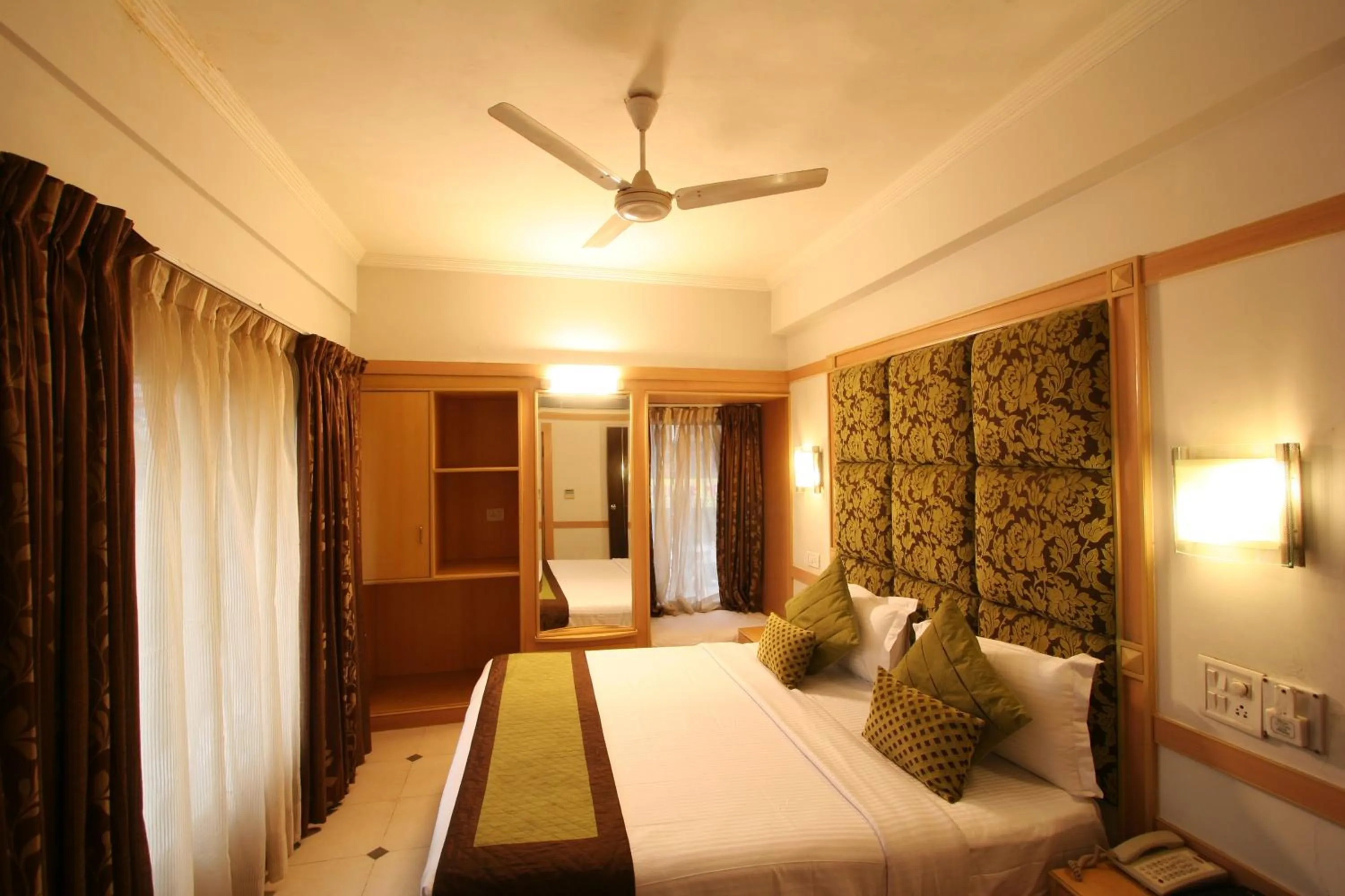 Photo of the whole room, Bed in Hotel Southern