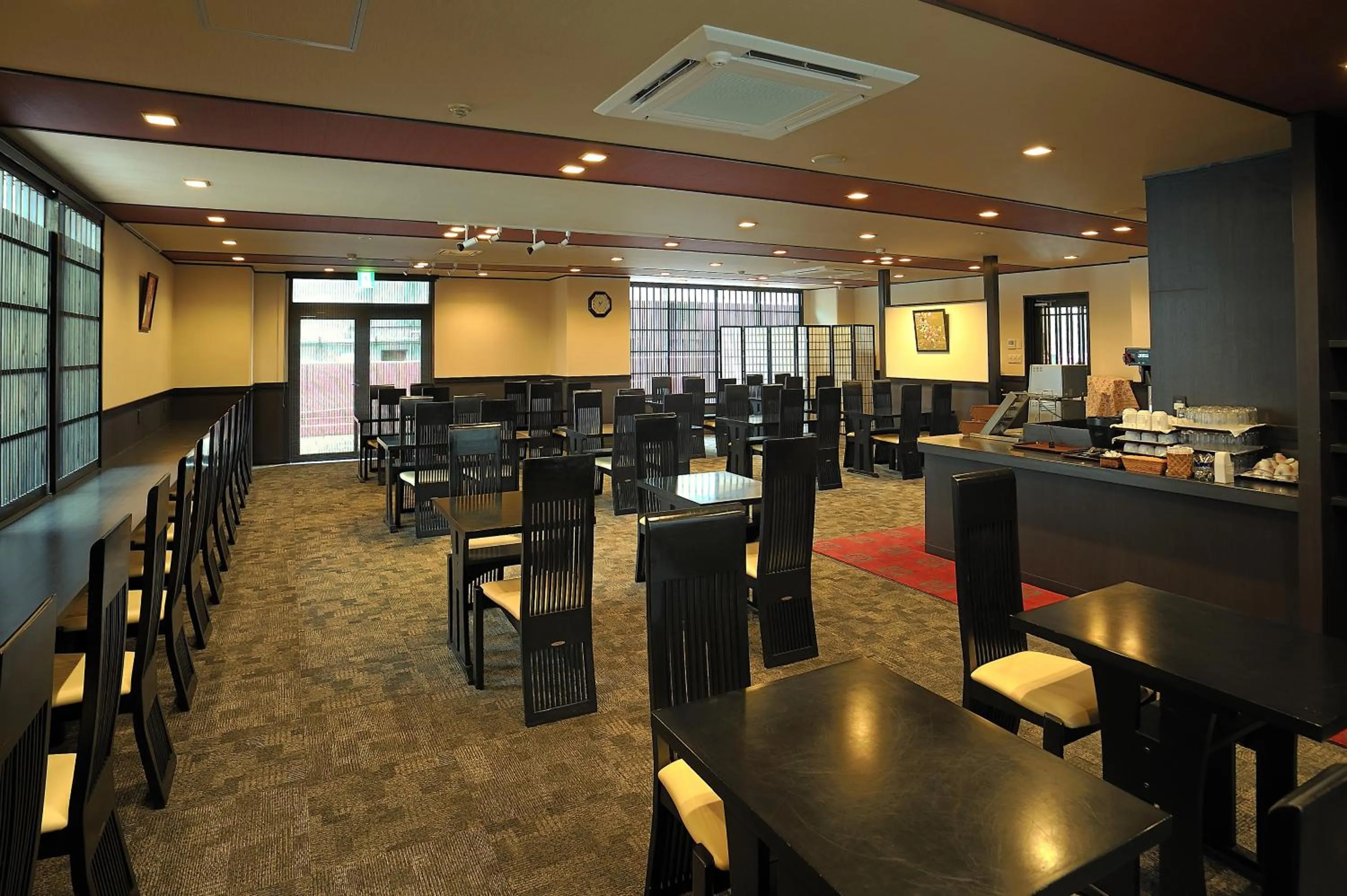 Restaurant/Places to Eat in Kyoto Horikawa Inn