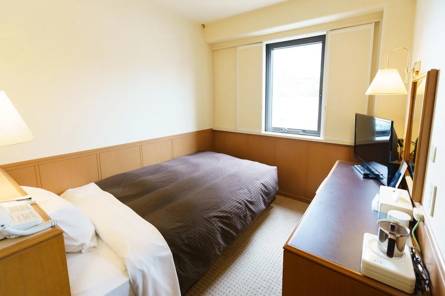 Bed in Kyoto Horikawa Inn