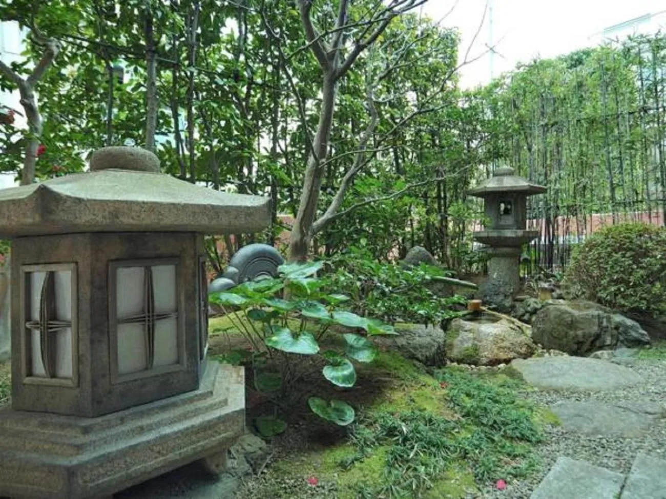 Garden in Kyoto Horikawa Inn