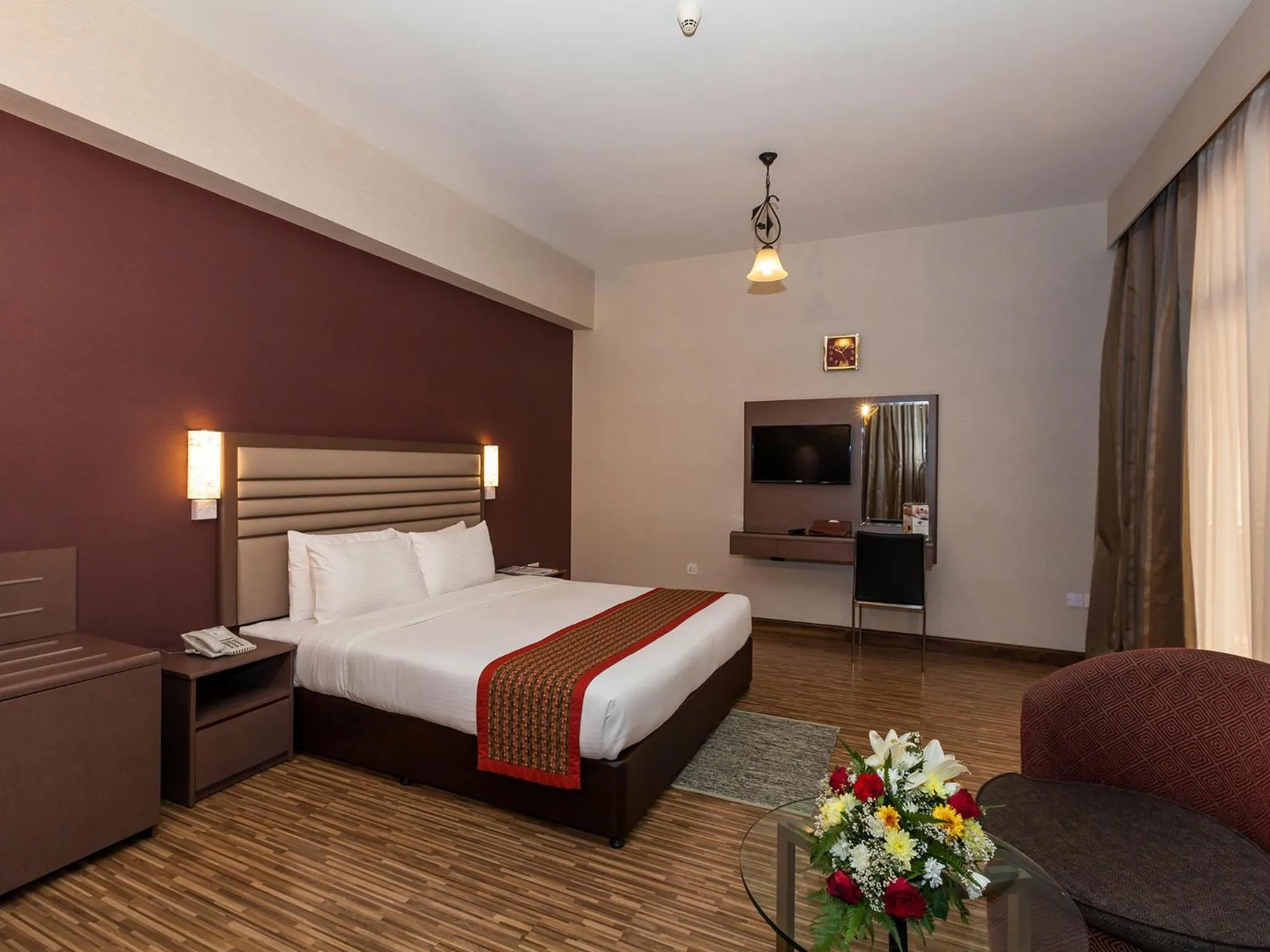 Bathroom, Bed in Wave International Hotel