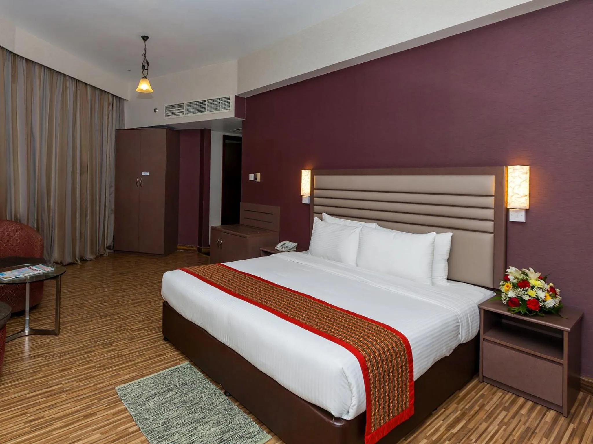 Bedroom, Bed in Wave International Hotel