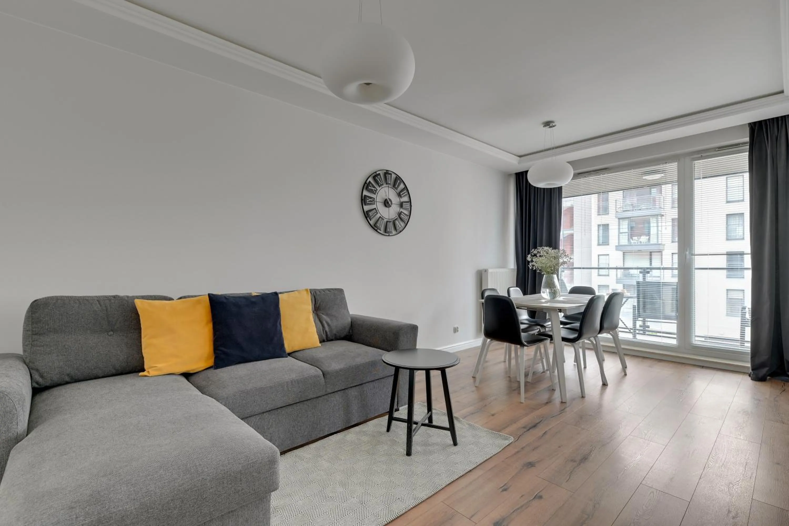 One-Bedroom Apartment with Balcony in Chmielna Park - City Center & Parking by Downtown Apartments