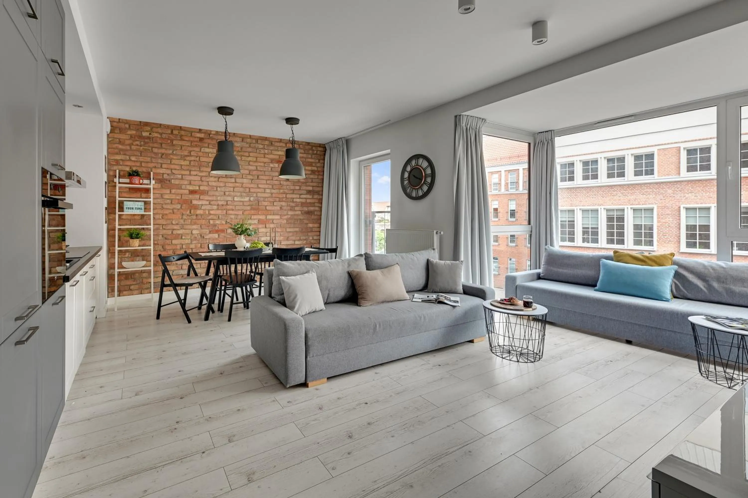 Deluxe One-Bedroom Apartment in Chmielna Park - City Center & Parking by Downtown Apartments